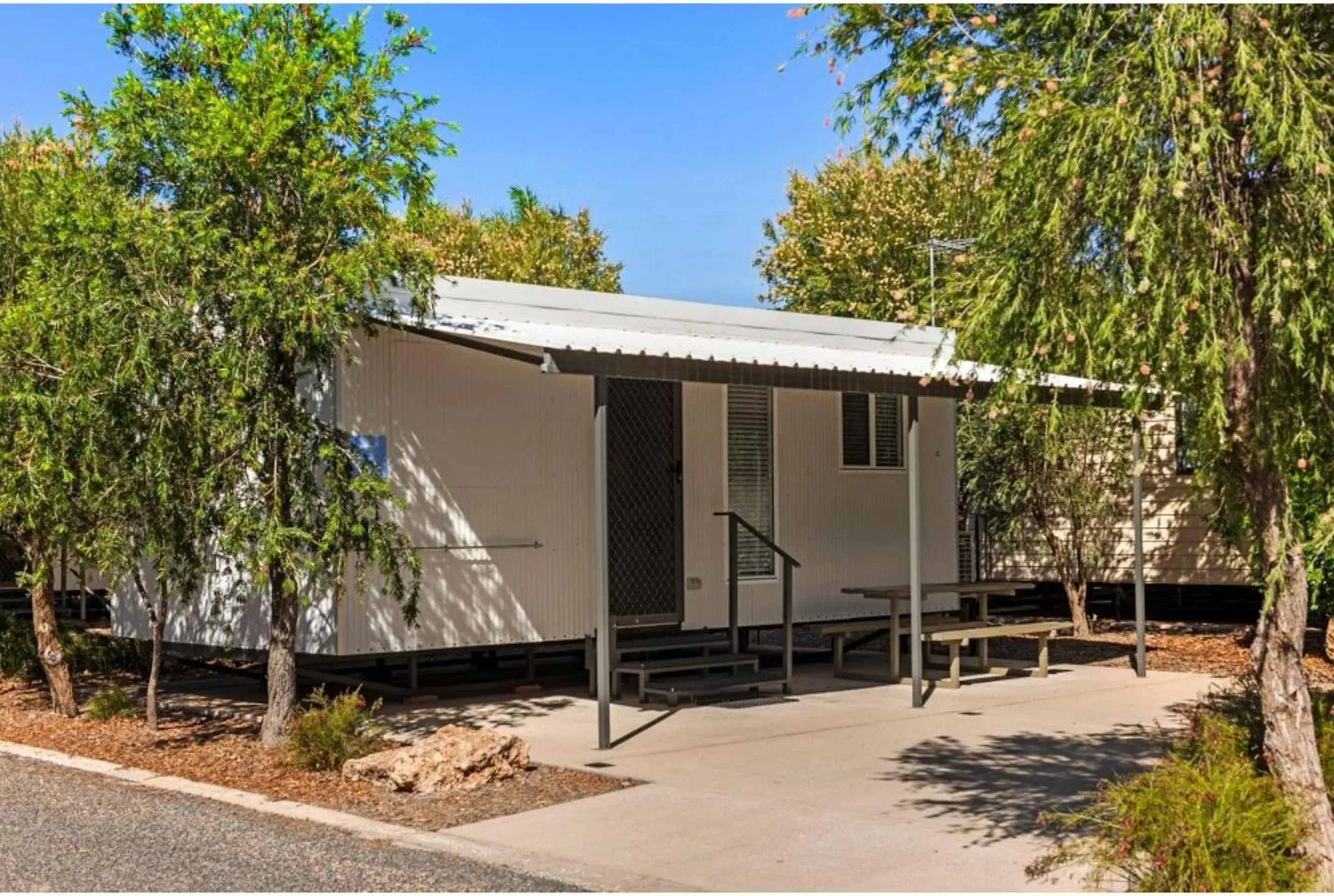 Standard Cabin (no ensuite) in Discovery Parks - Alice Springs Standard Cabin (no ensuite) in Discovery Parks - Alice Springs