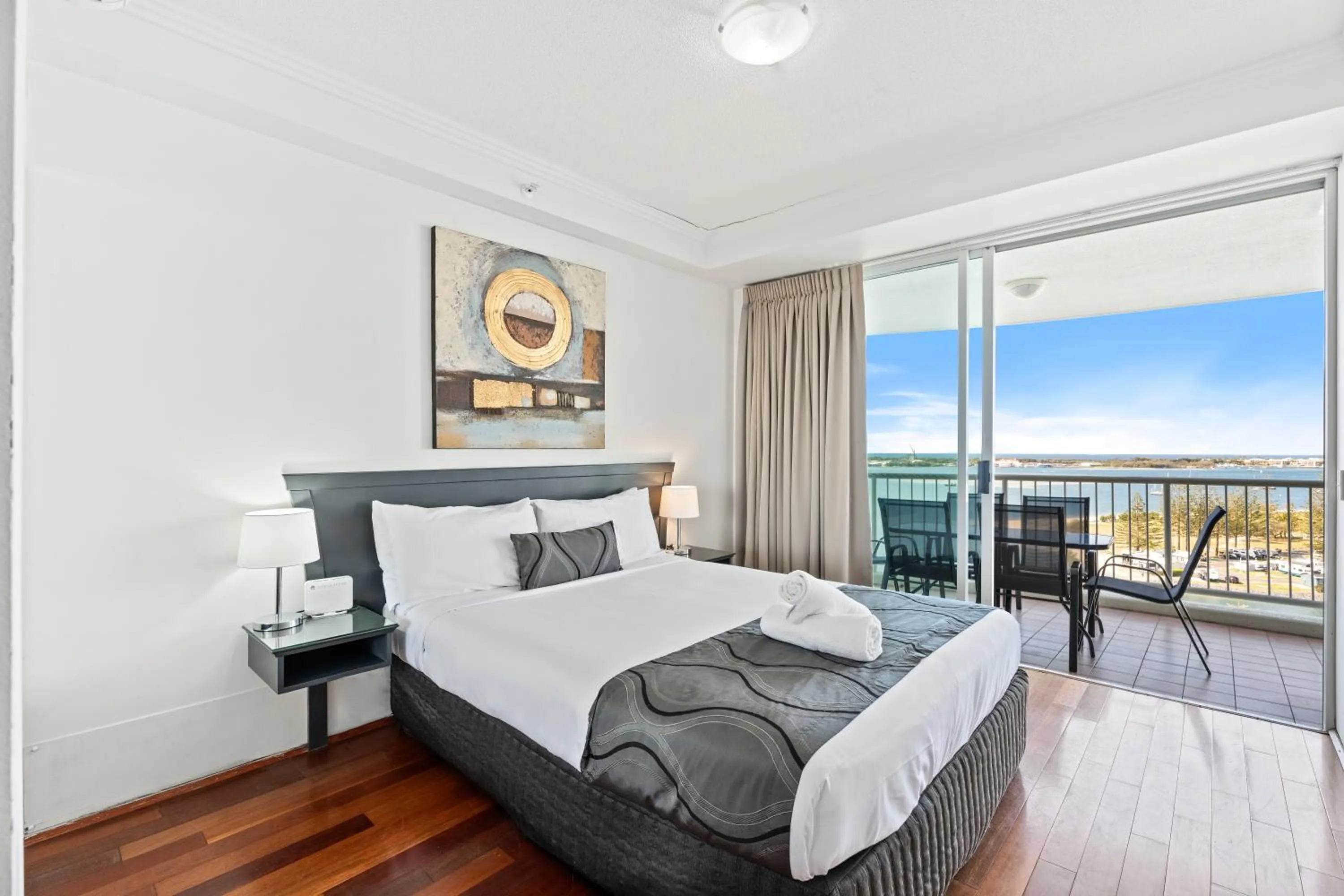 Bedroom, Bed in Crystal Bay On The Broadwater