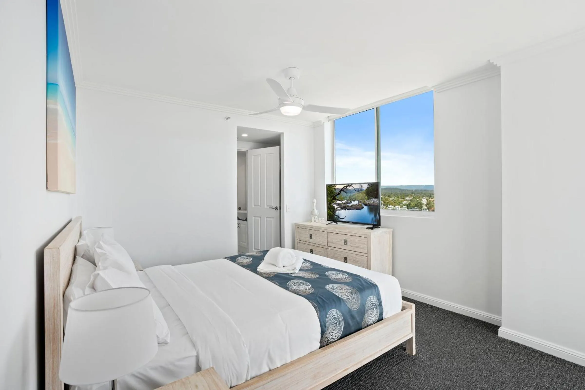 Bedroom, Bed in Crystal Bay On The Broadwater