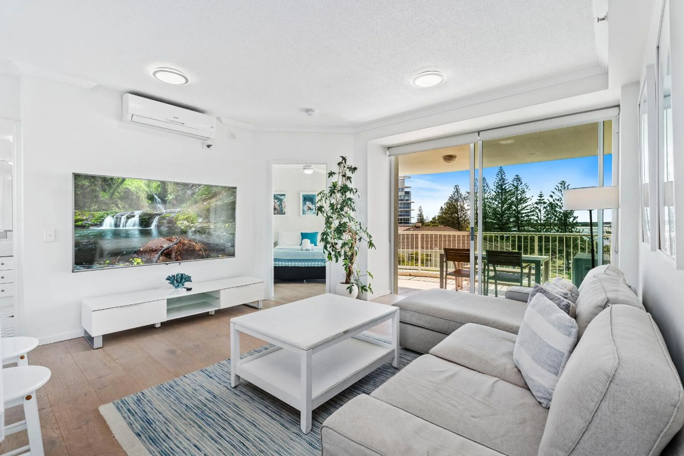 Living room in Crystal Bay On The Broadwater