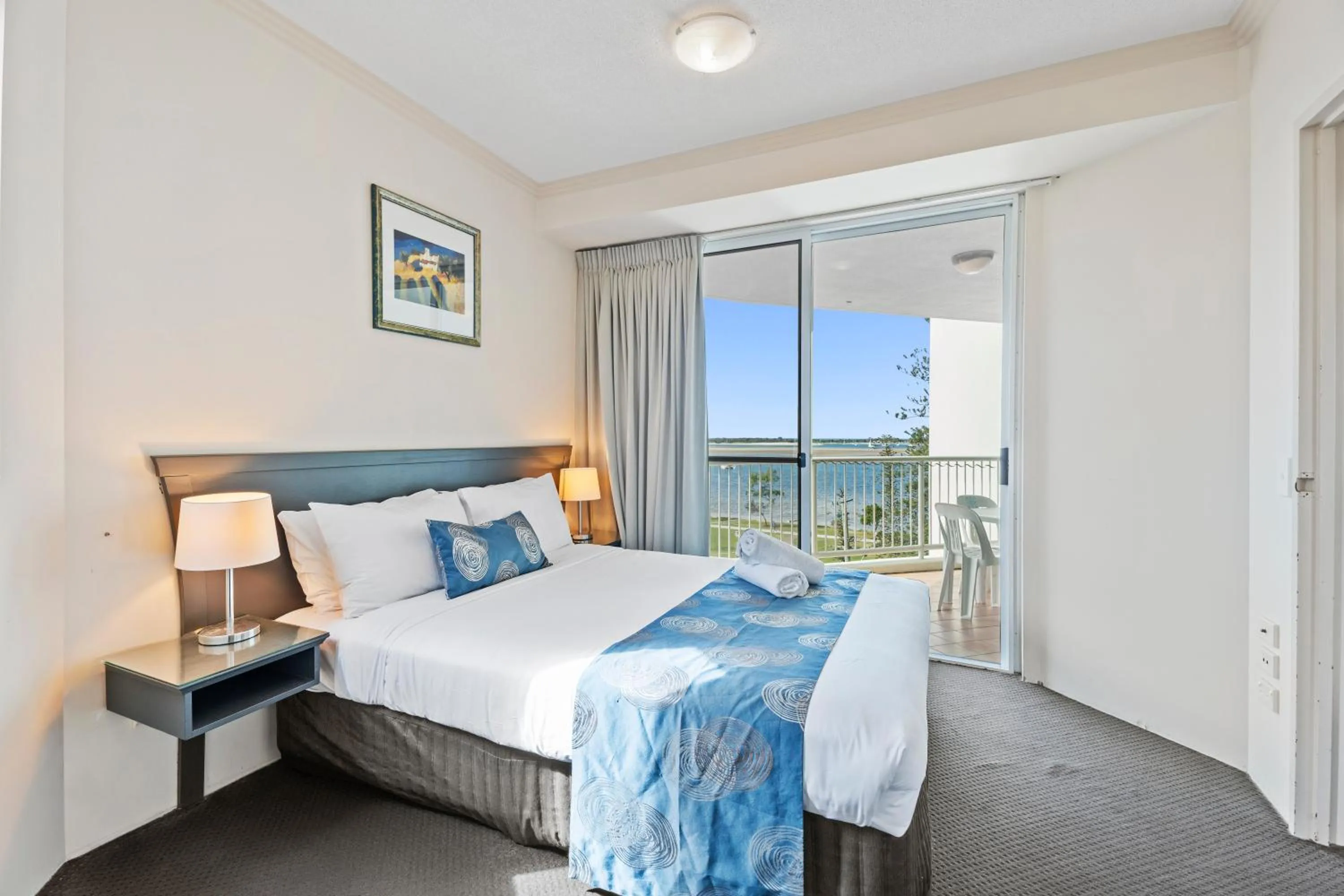Bedroom, Bed in Crystal Bay On The Broadwater