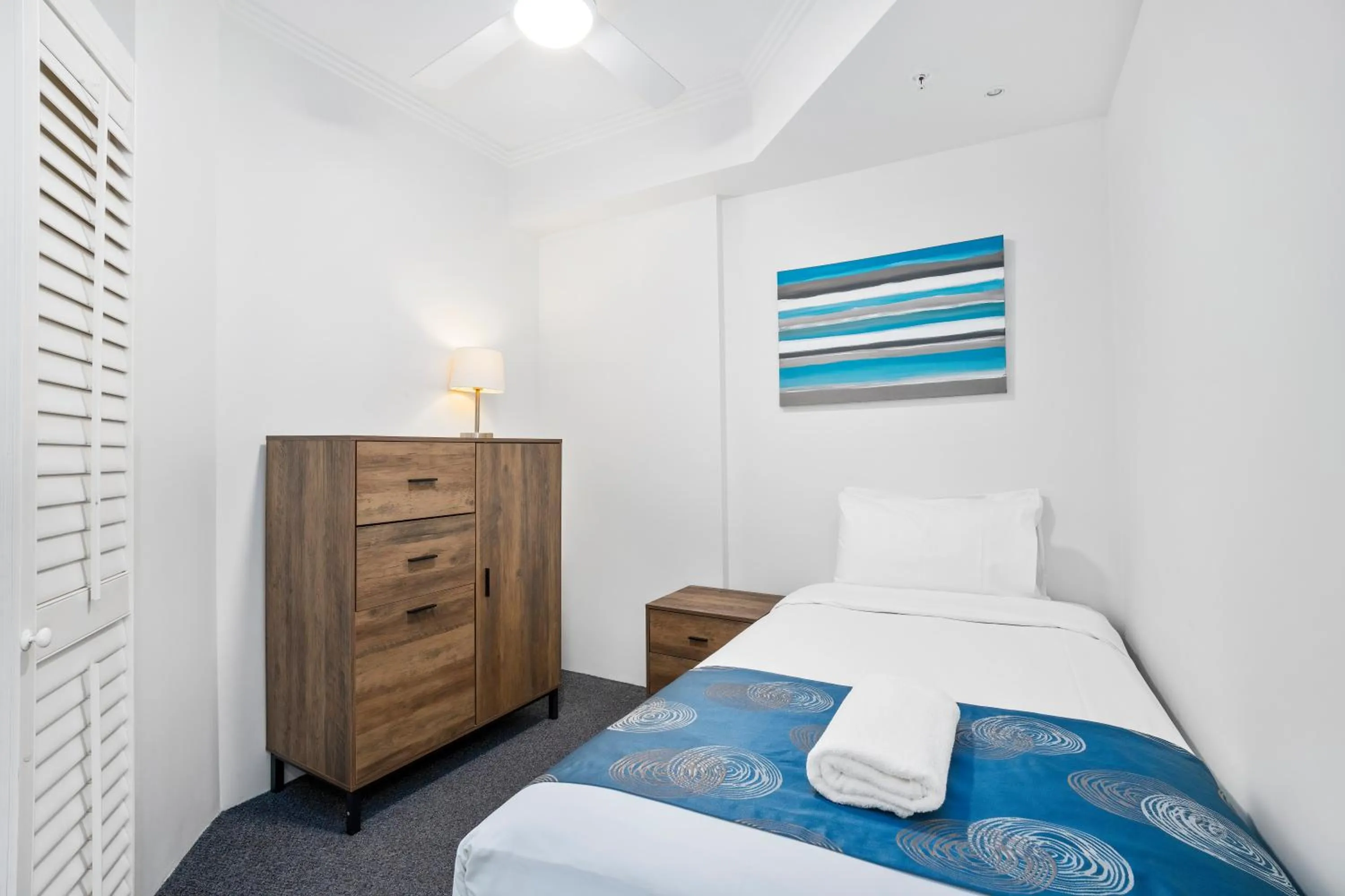 Bedroom, Bed in Crystal Bay On The Broadwater