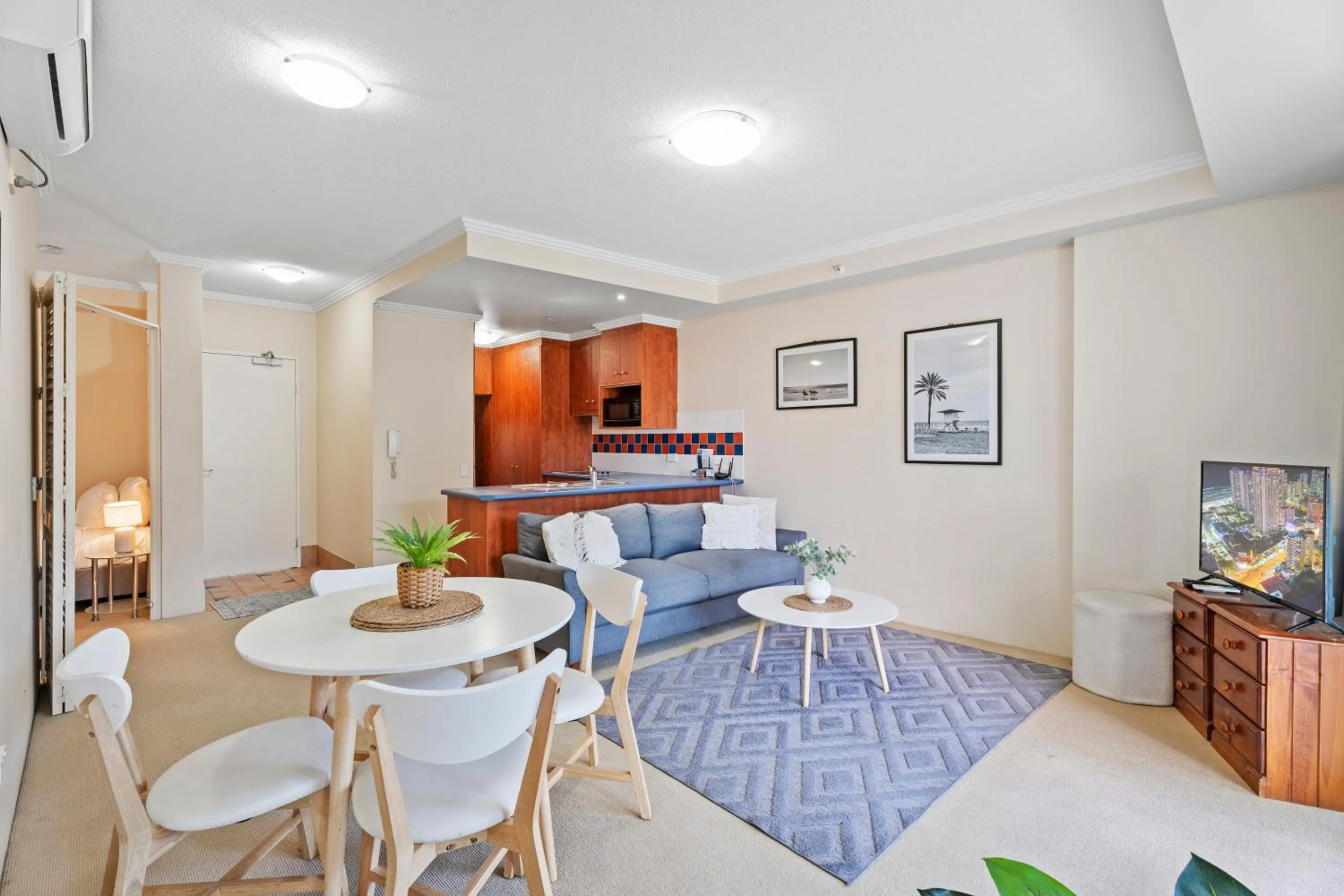 Living room in Crystal Bay On The Broadwater