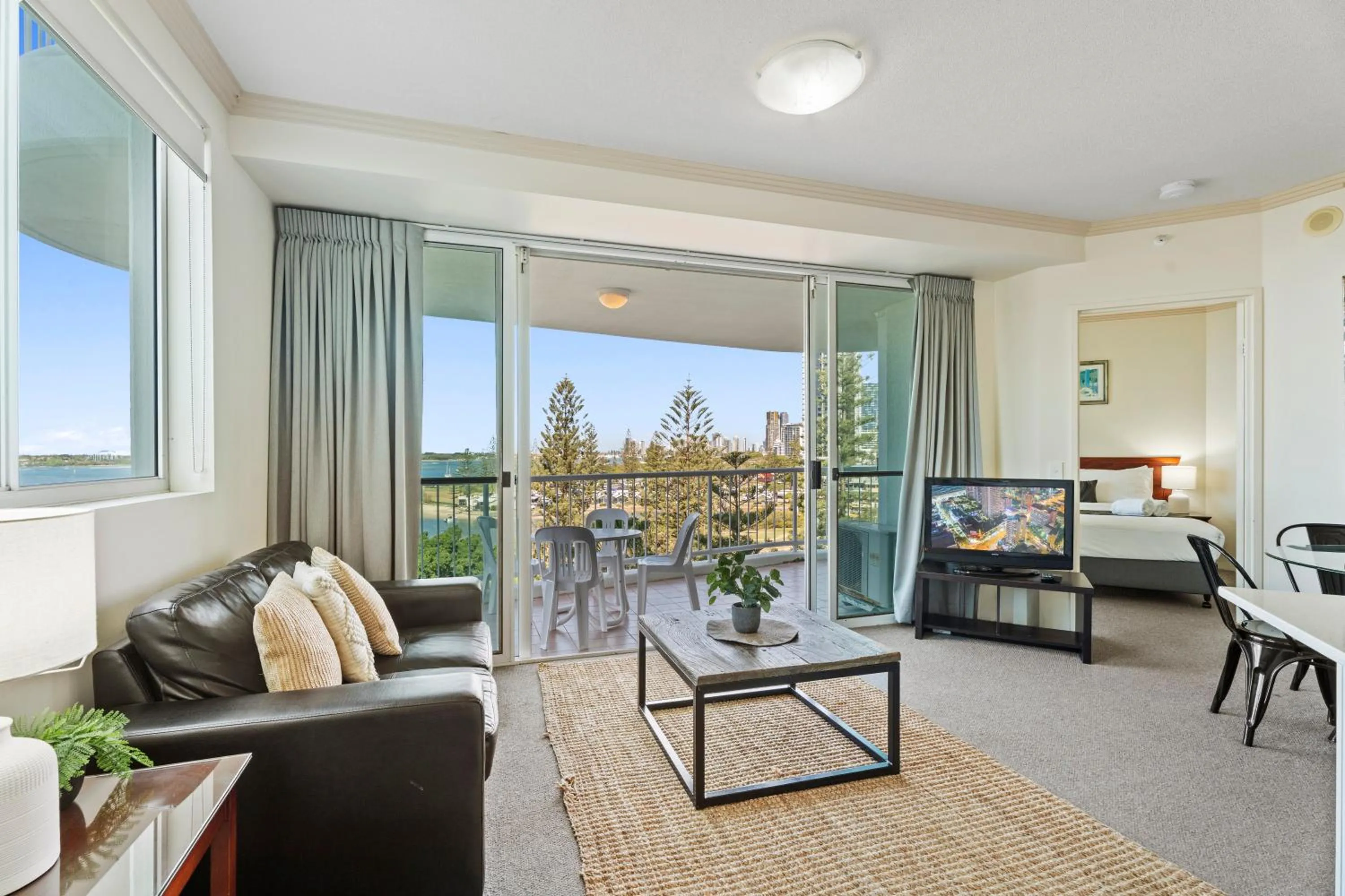 Living room in Crystal Bay On The Broadwater