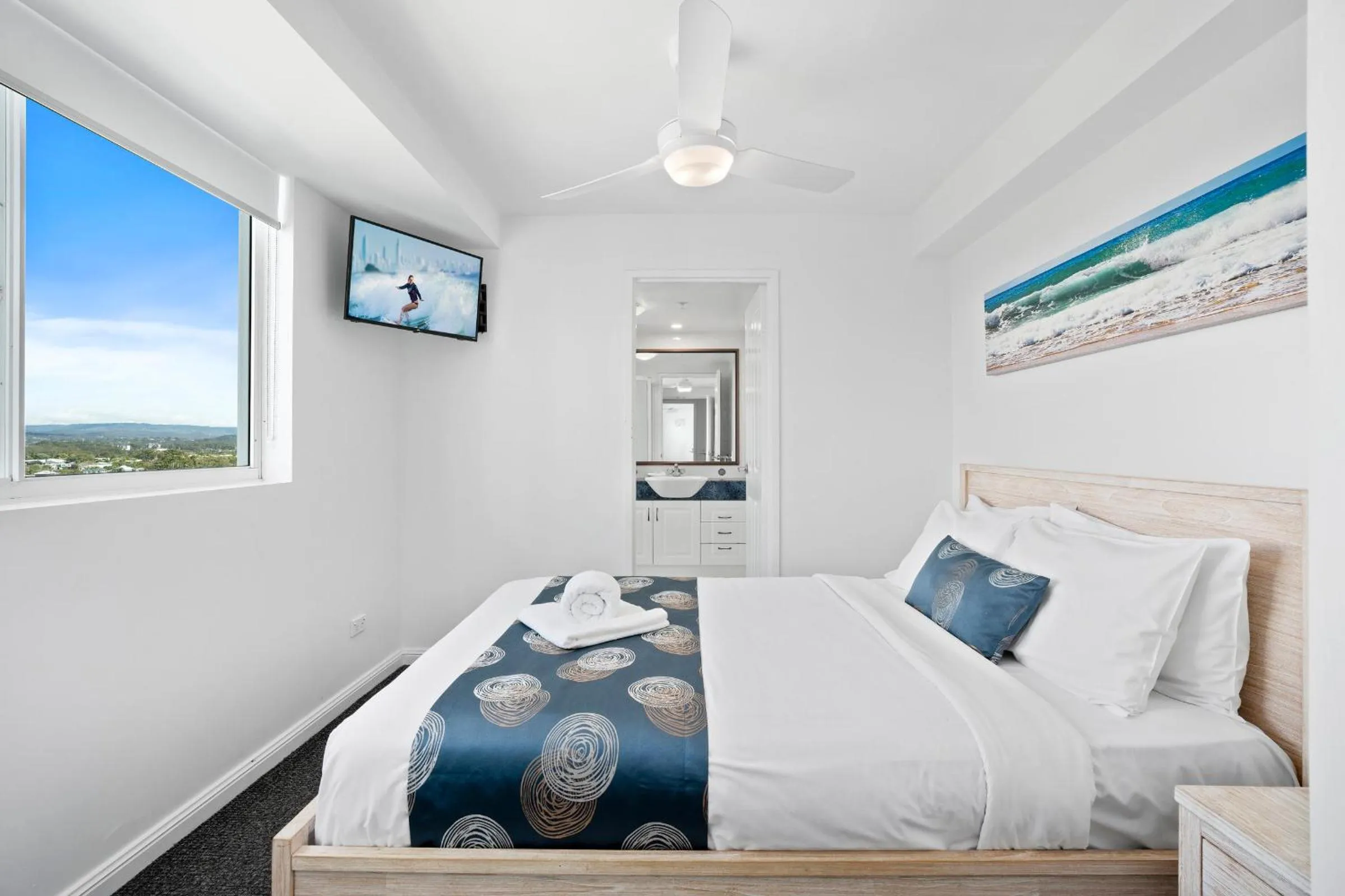 Bedroom, Bed in Crystal Bay On The Broadwater