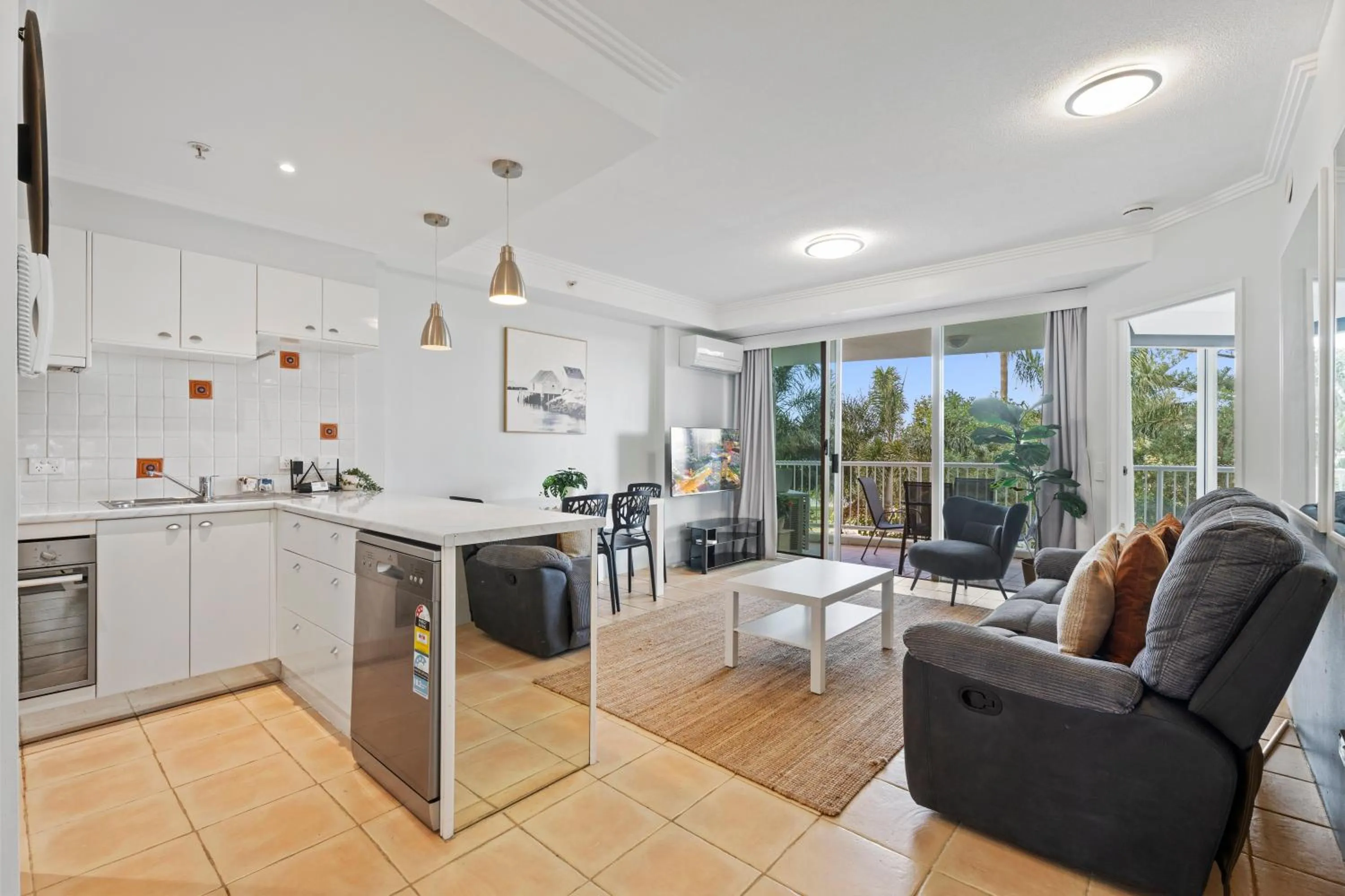 kitchen in Crystal Bay On The Broadwater