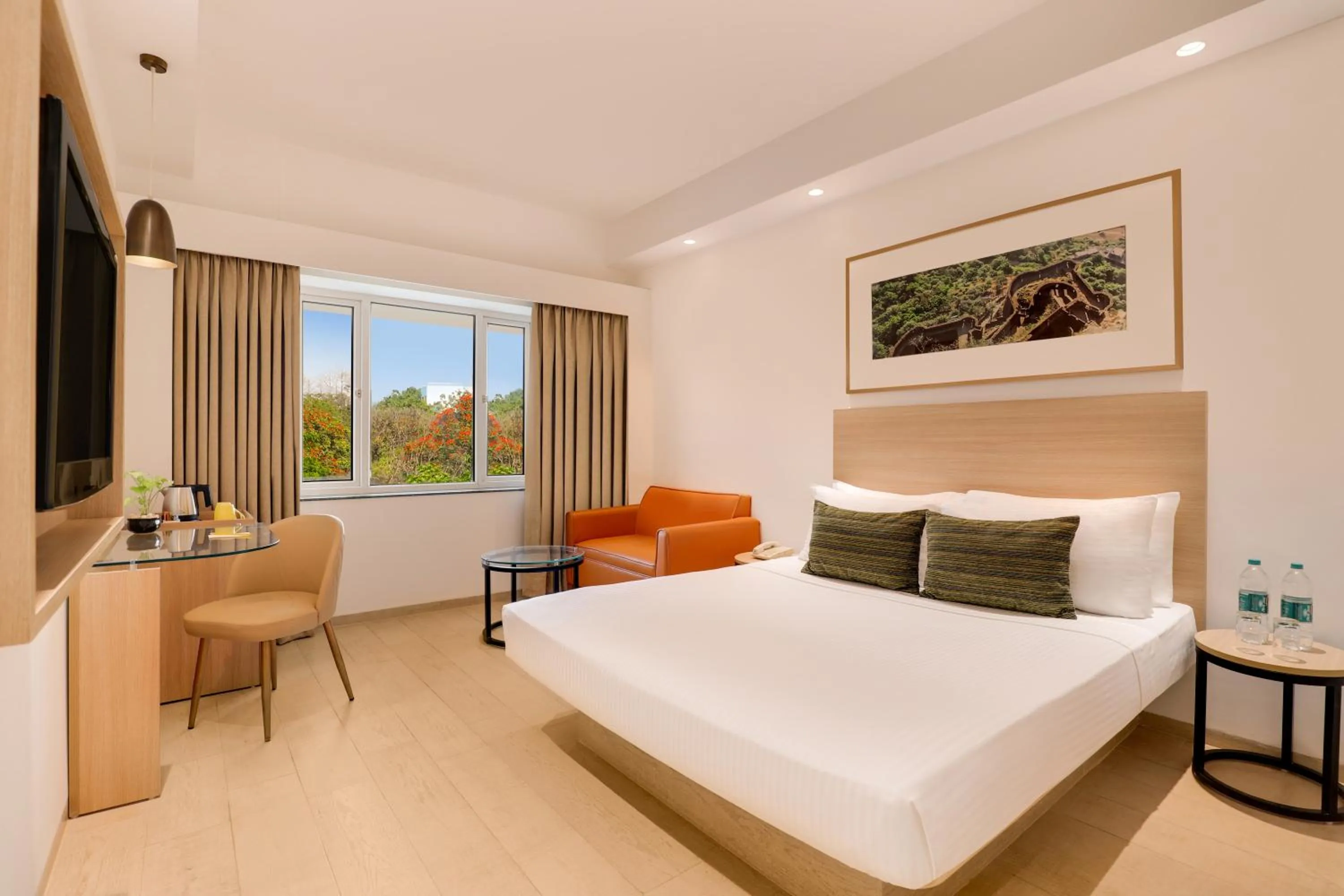 Bedroom, Bed in Lemon Tree Hotel Hinjewadi Pune