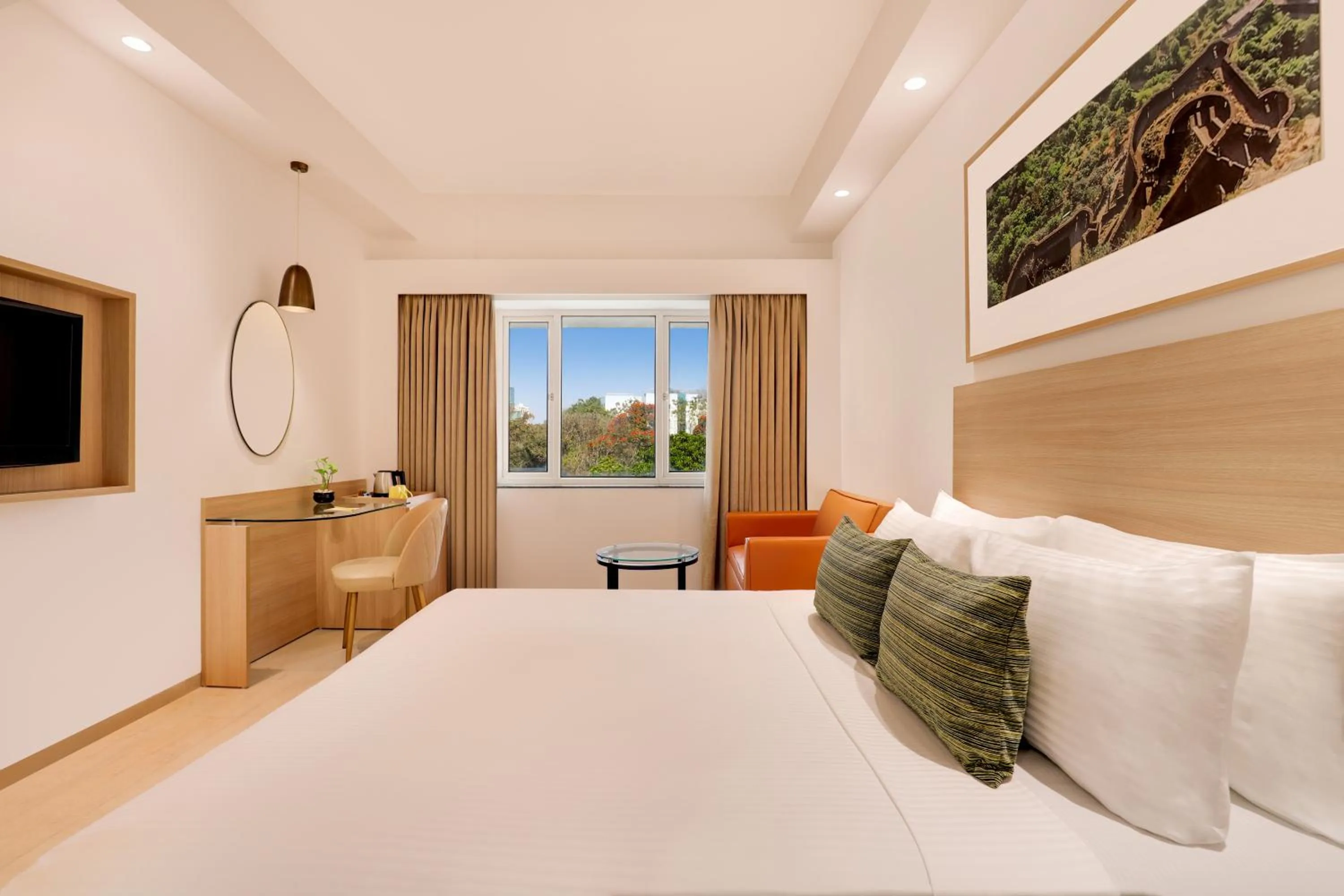 Bedroom, Bed in Lemon Tree Hotel Hinjewadi Pune