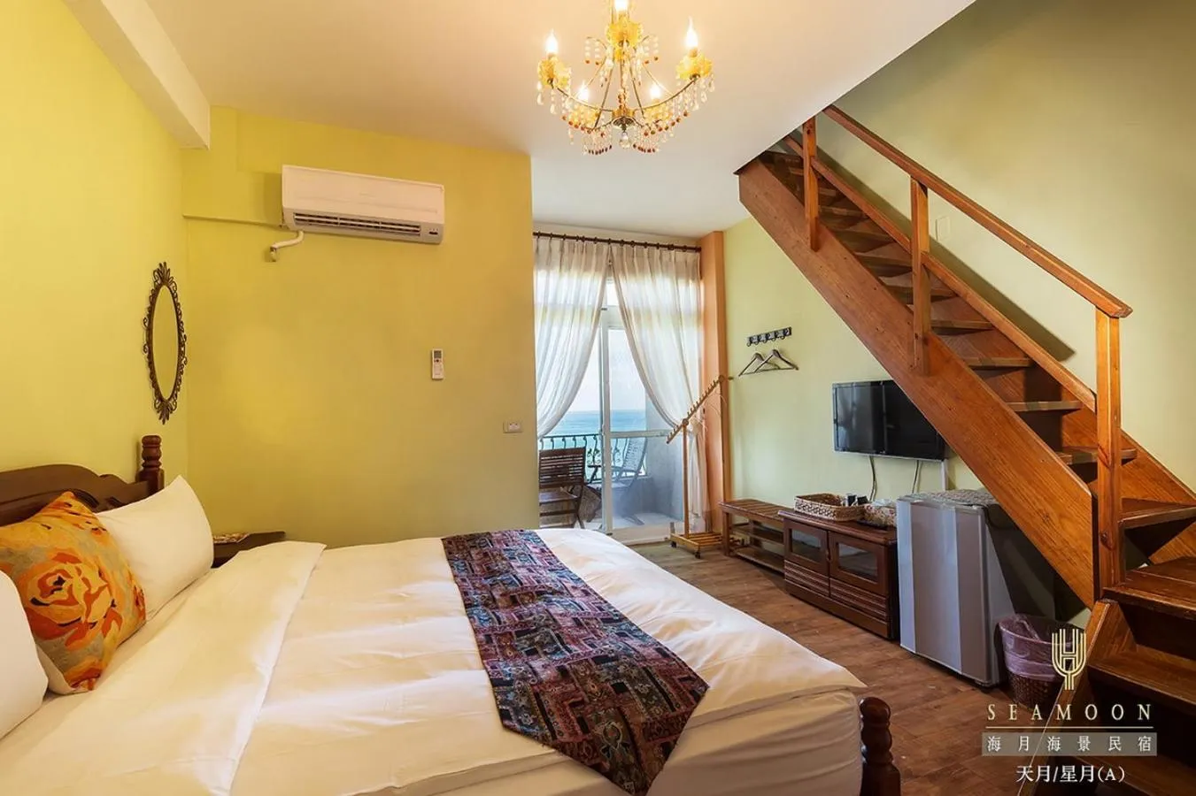 Quadruple Room with Sea View in Hai Yue Homestay