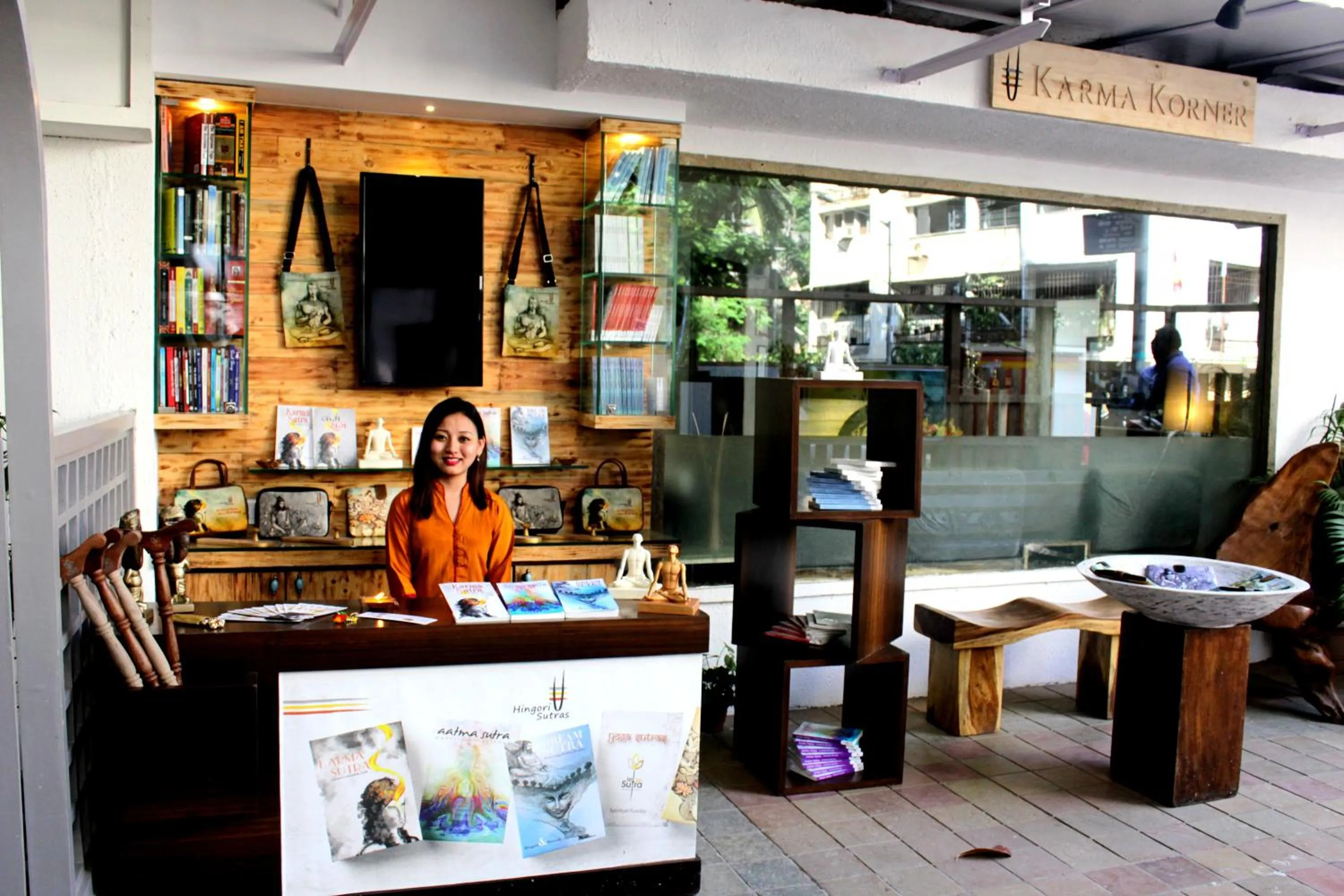 On-site shops in Le Sutra Hotel, Khar, Mumbai