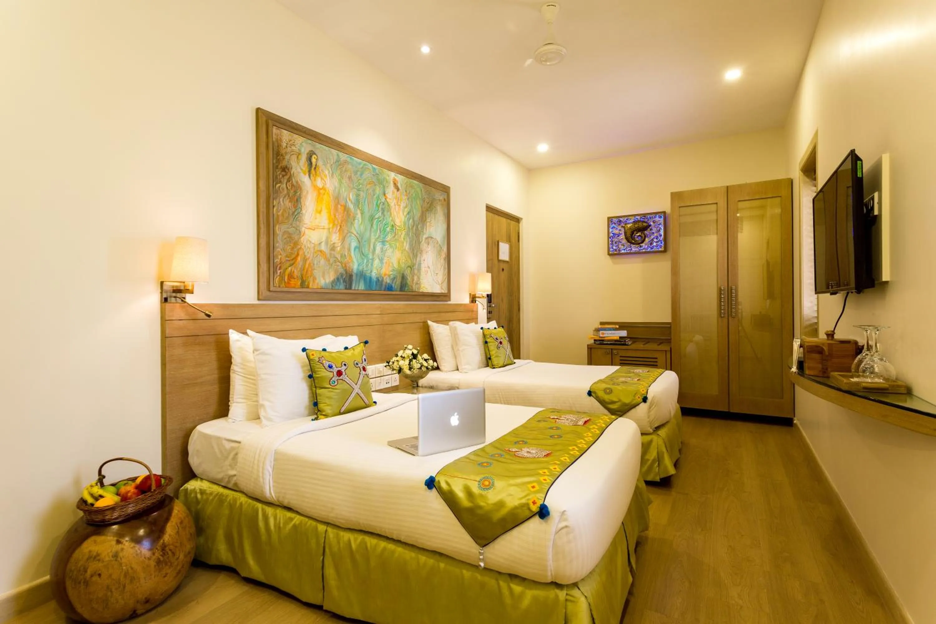 Photo of the whole room, Bed in Le Sutra Hotel, Khar, Mumbai