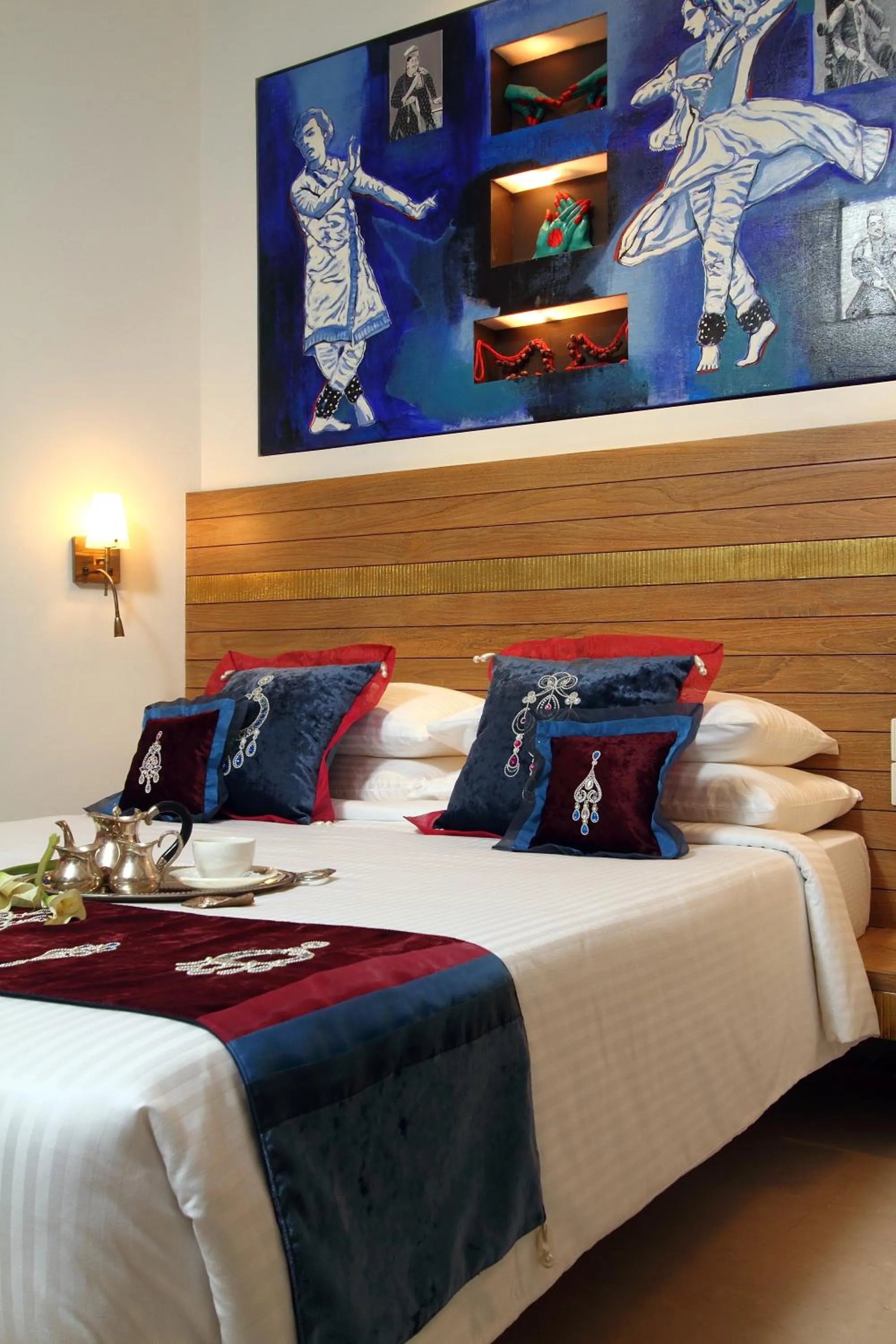 Bedroom, Bed in Le Sutra Hotel, Khar, Mumbai