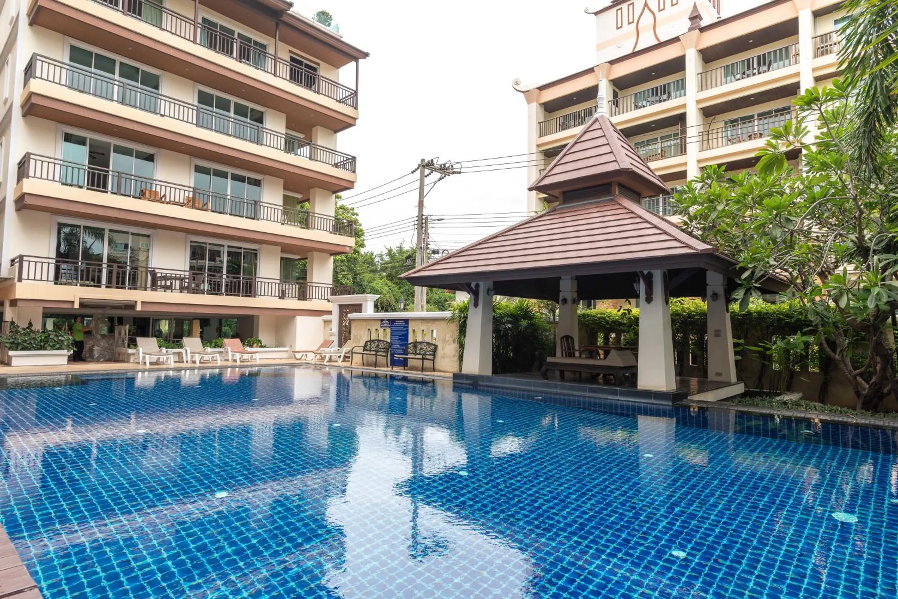 Swimming pool in Jomtien Beach Penthouses