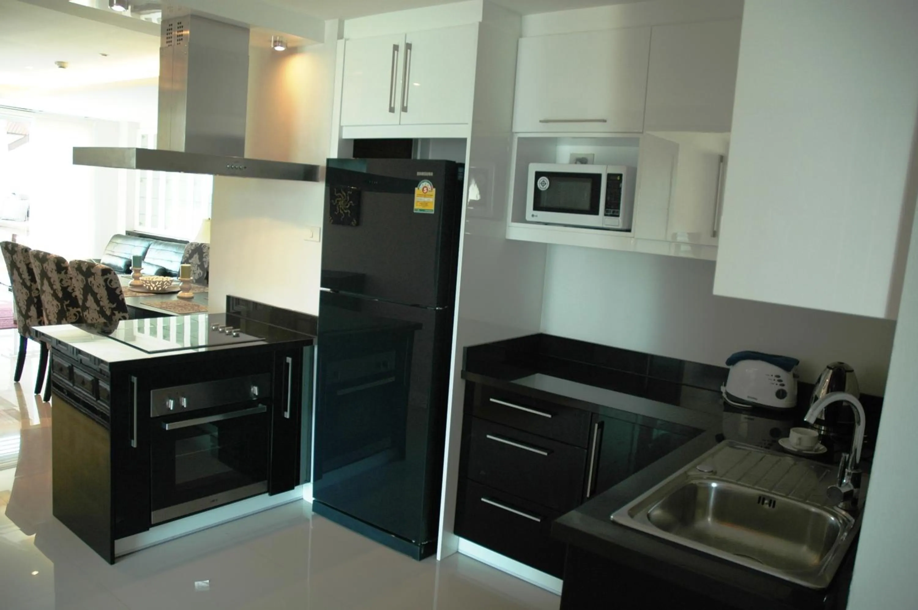 Kitchen or kitchenette in Jomtien Beach Penthouses