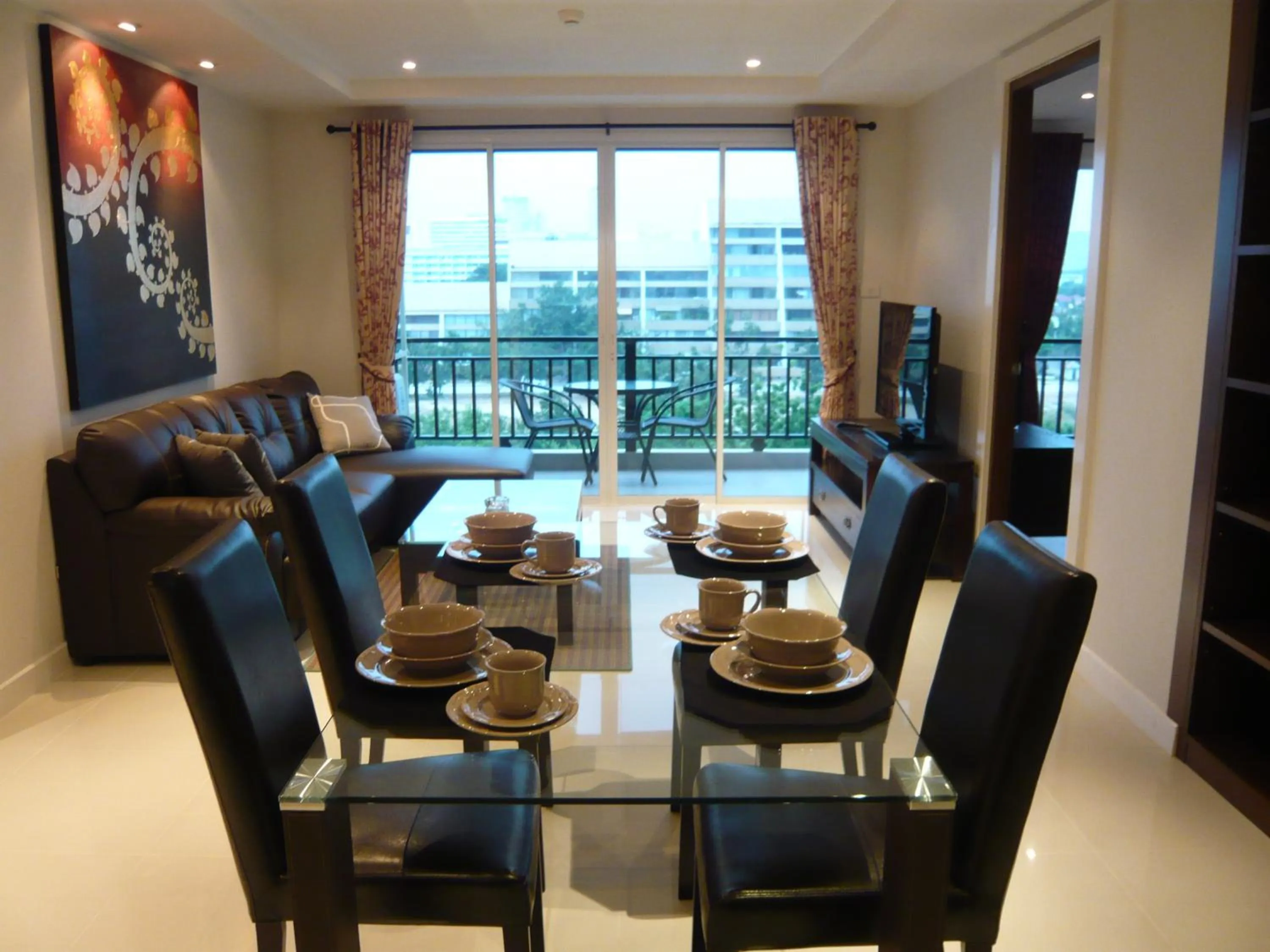 Kitchen or kitchenette in Jomtien Beach Penthouses