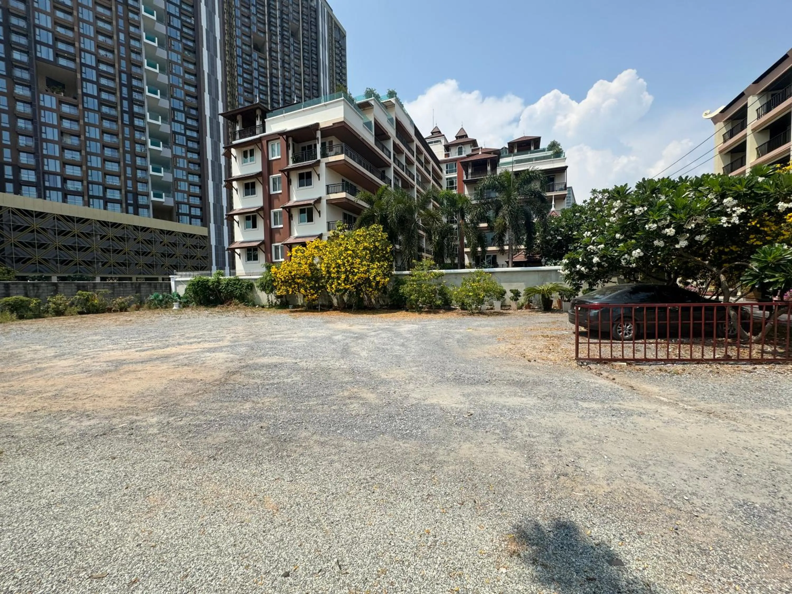 Parking in Jomtien Beach Penthouses