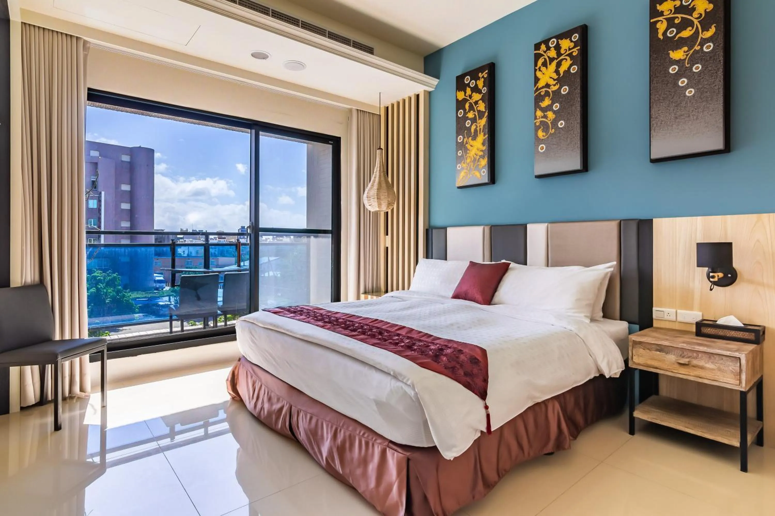 Decorative detail, Bed in Mambo Boutique Hotel