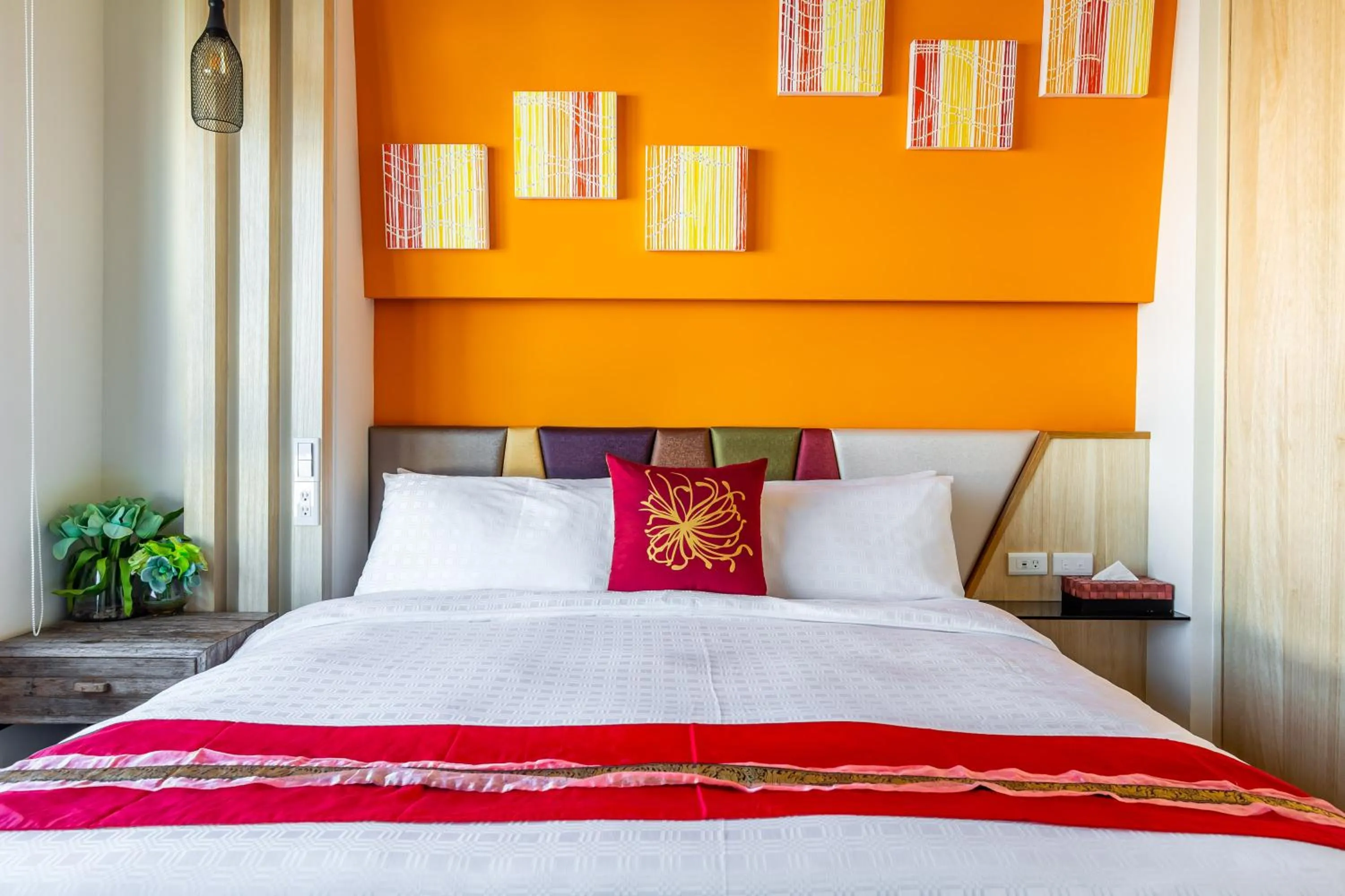 Decorative detail, Bed in Mambo Boutique Hotel