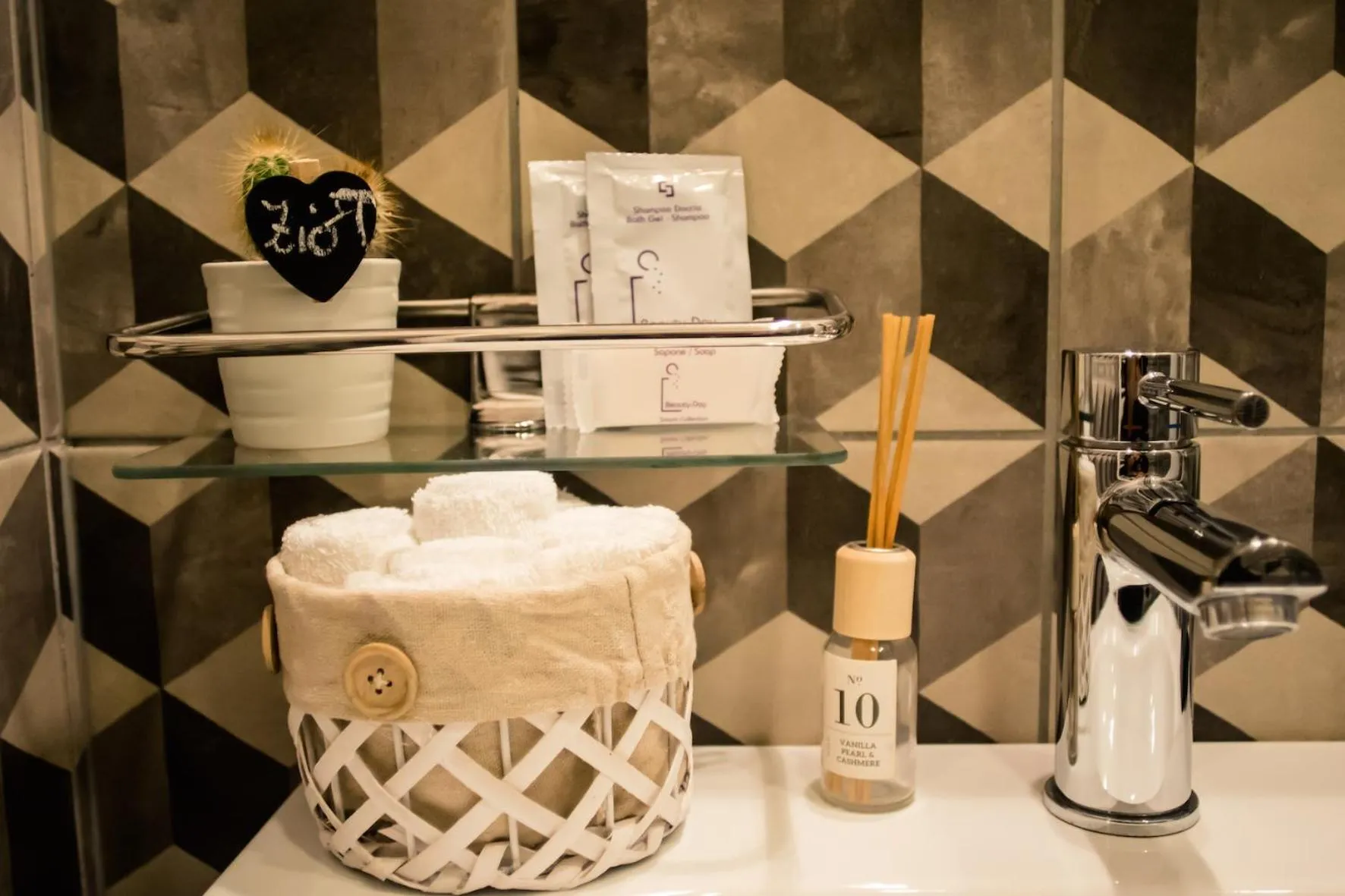 Bathroom in Arsenale Suites