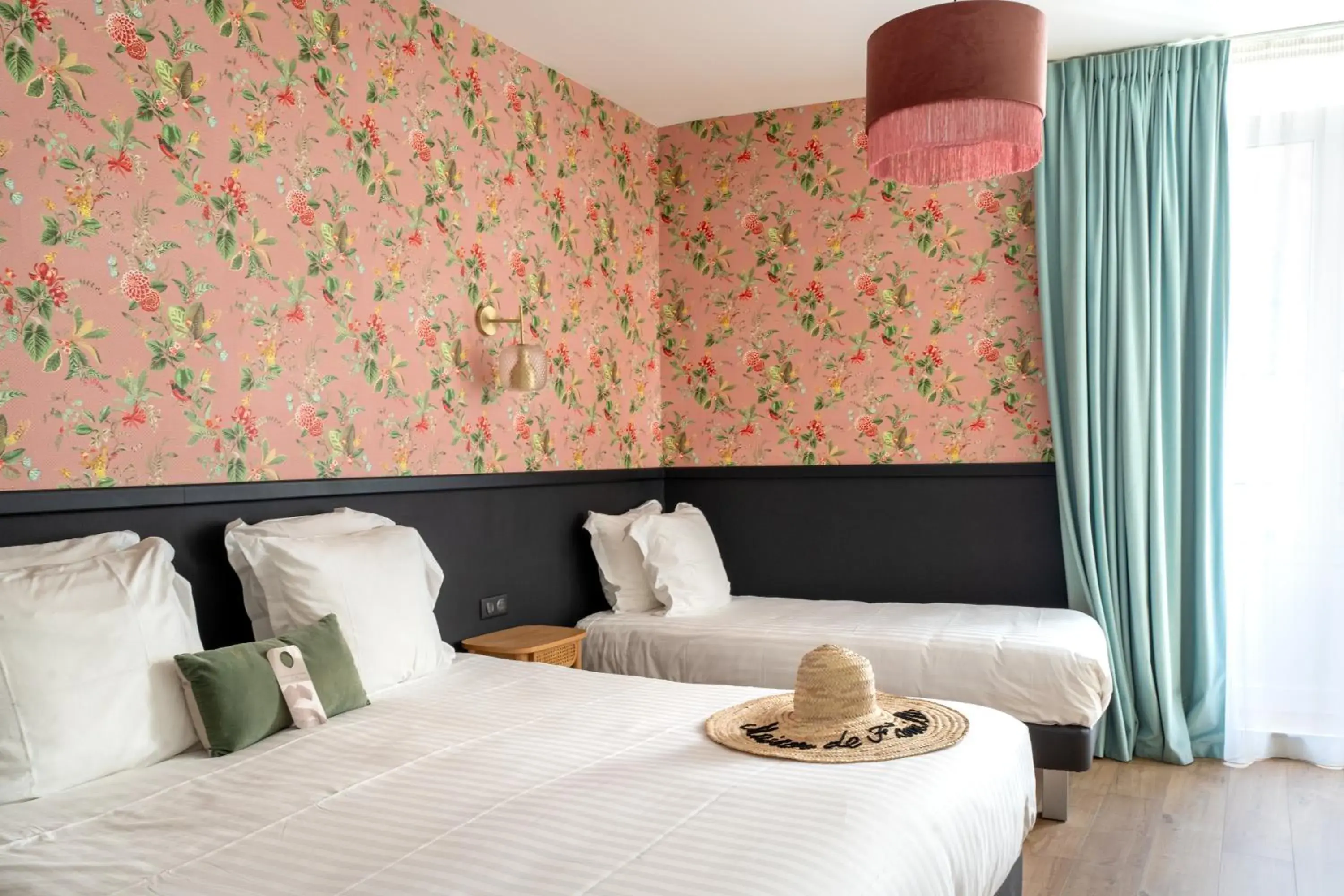 Triple Room in Hotel La Villa Nice Promenade Triple Room in Hotel La Villa Nice Promenade