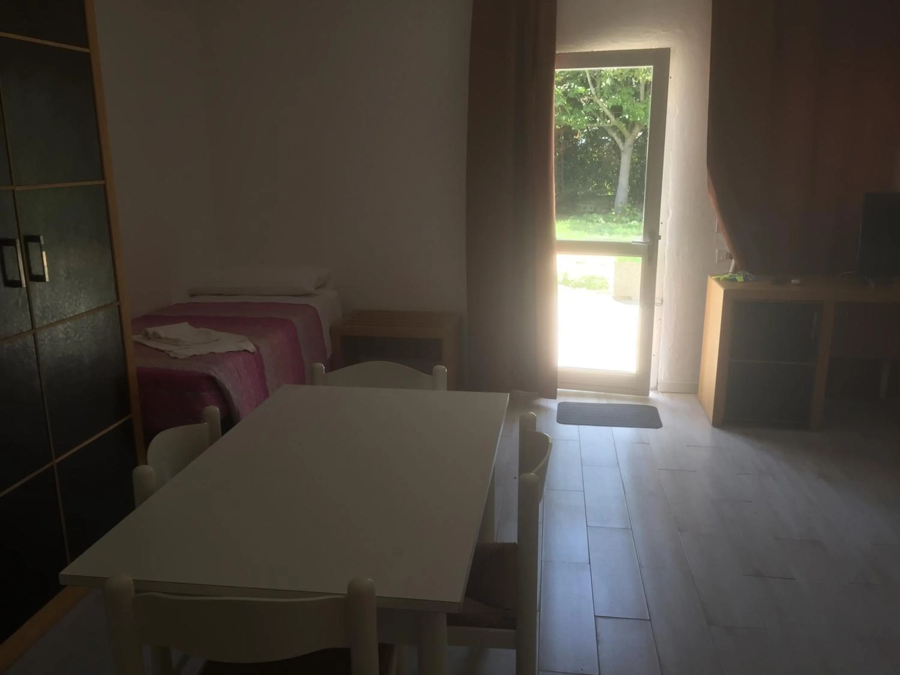 Dining area, Bed in Duna camere con bagno