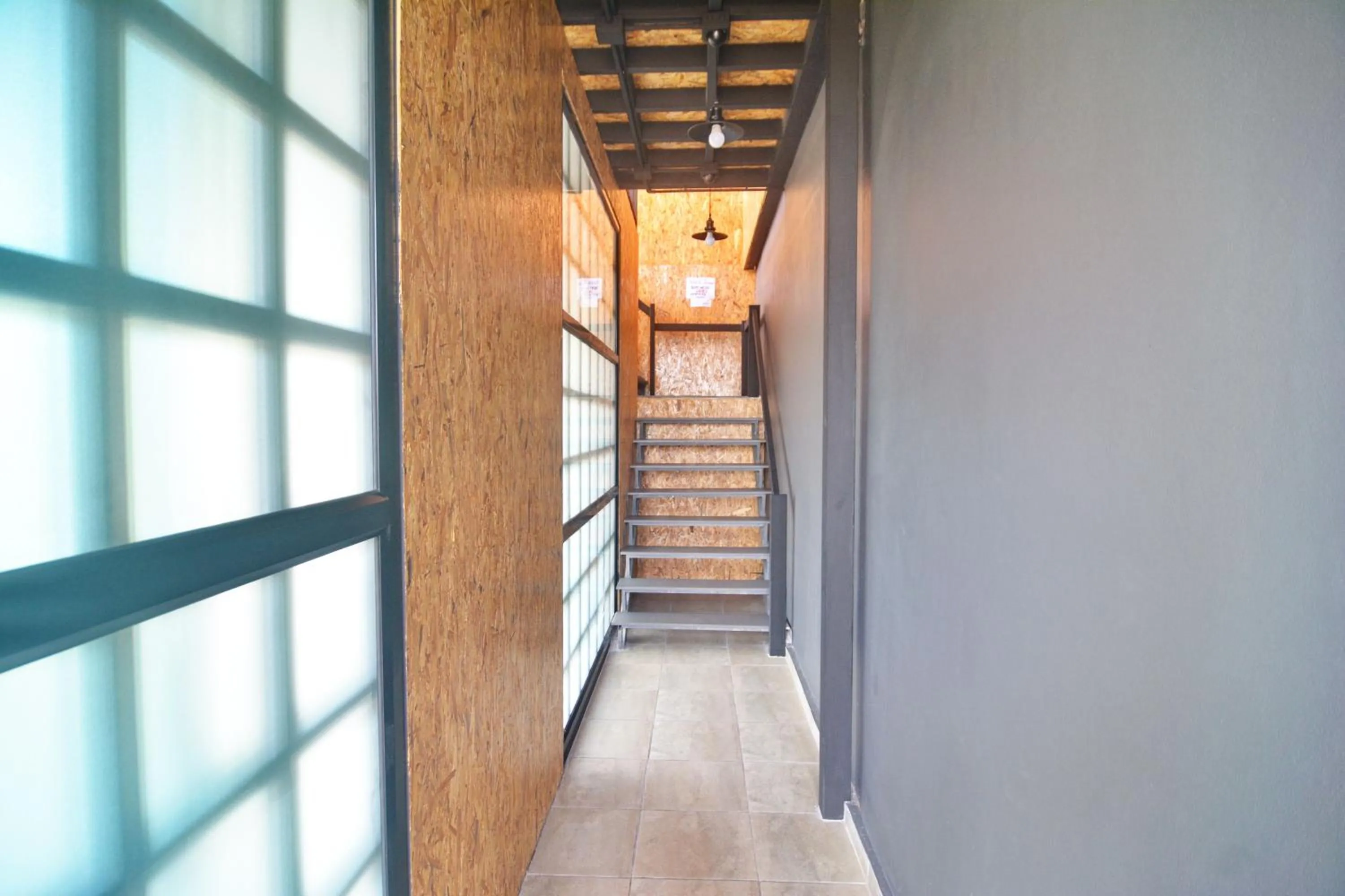 Area and facilities in Lanta Hostel