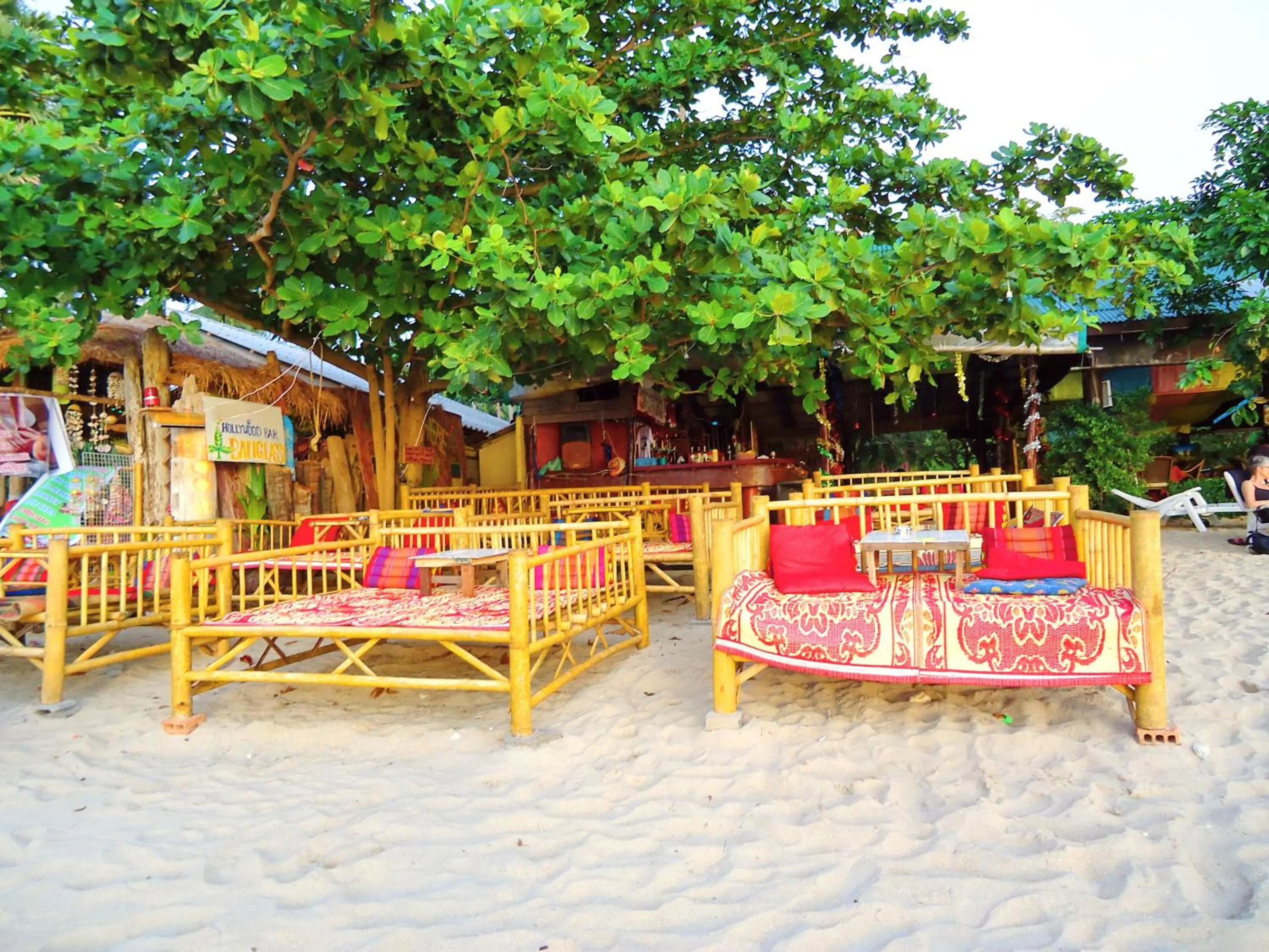 Restaurant/places to eat in Lanta Hostel