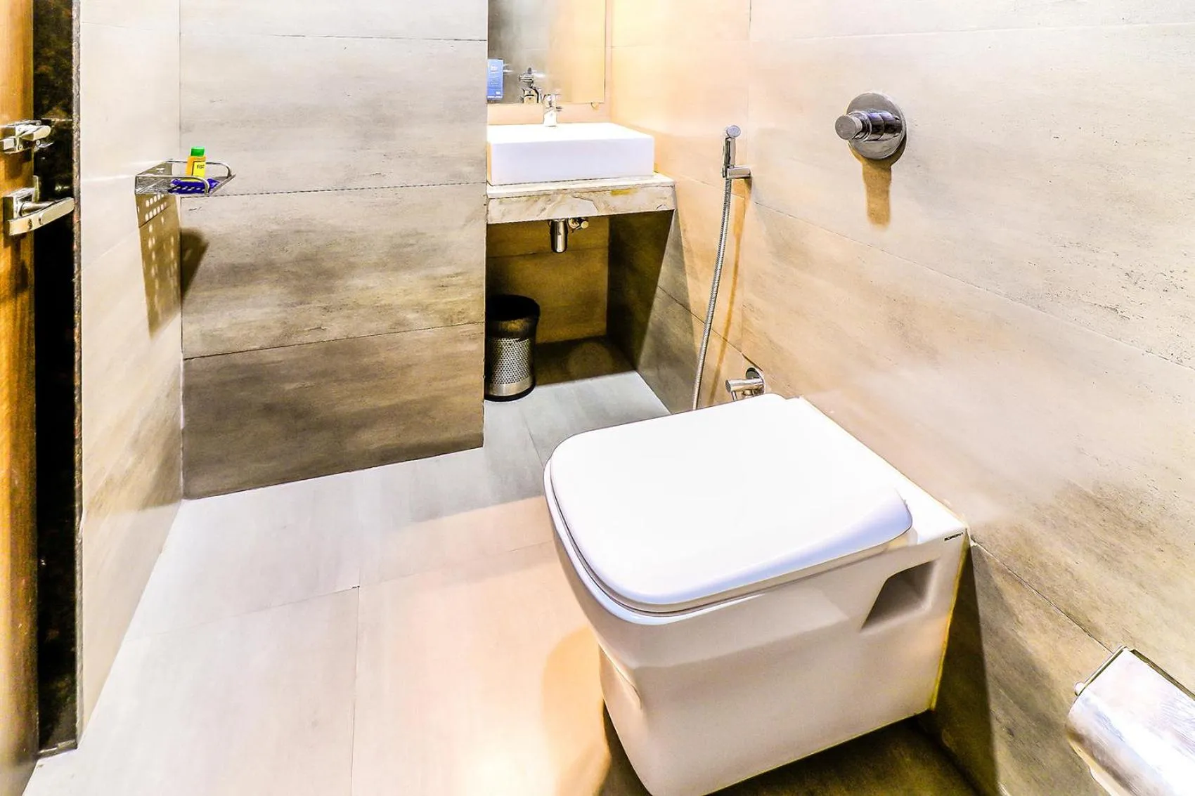 Bathroom in FabHotel Admiral - Nr Mumbai International Airport