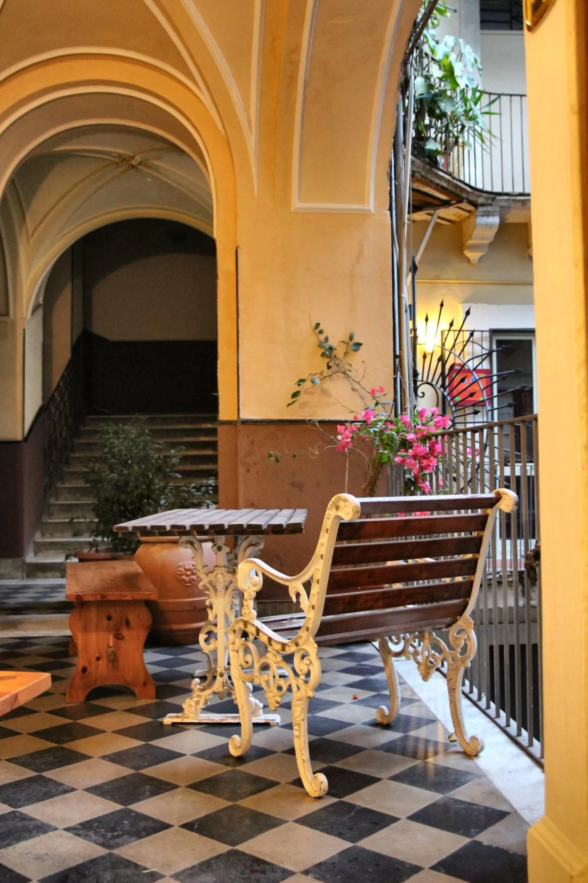 Patio in Cortile Stesicoro