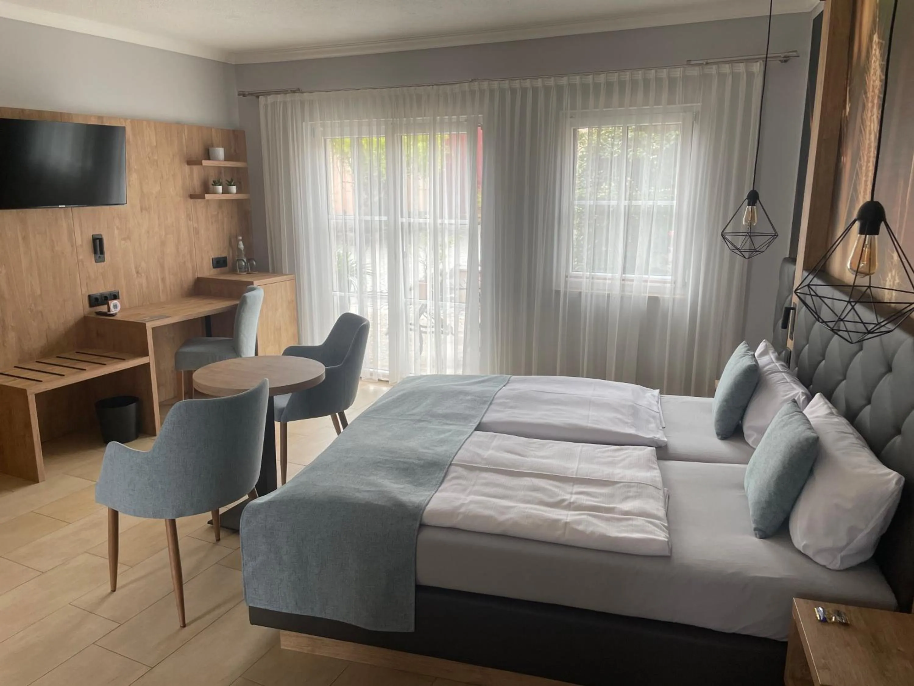 Photo of the whole room, Bed in Hotel "Pension Marlis"