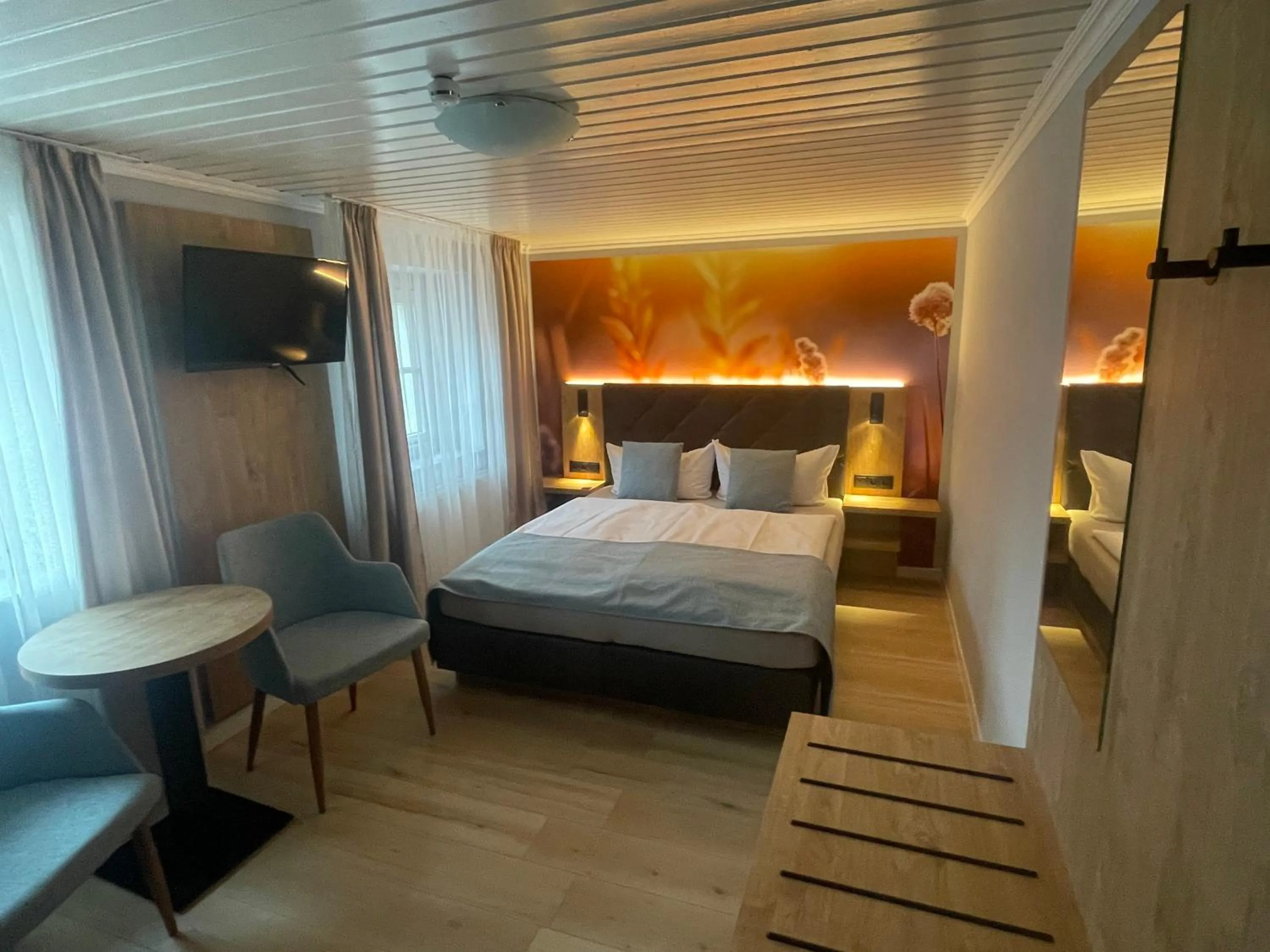 Photo of the whole room, Bed in Hotel "Pension Marlis"