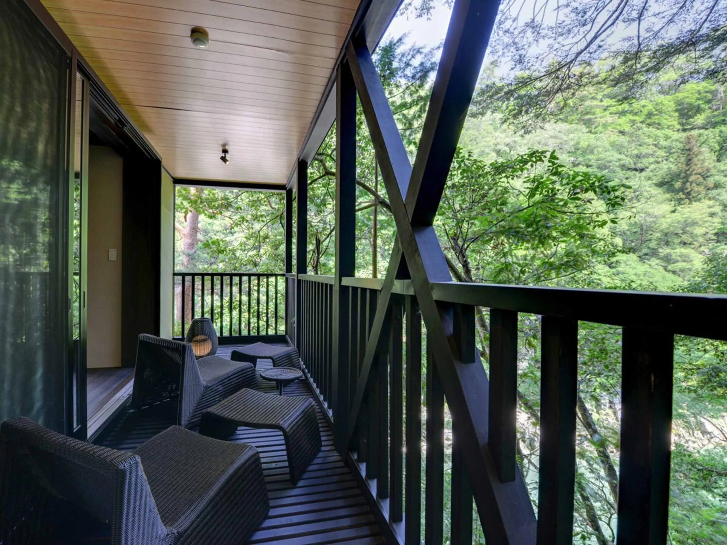 Photo of the whole room in Kyousen