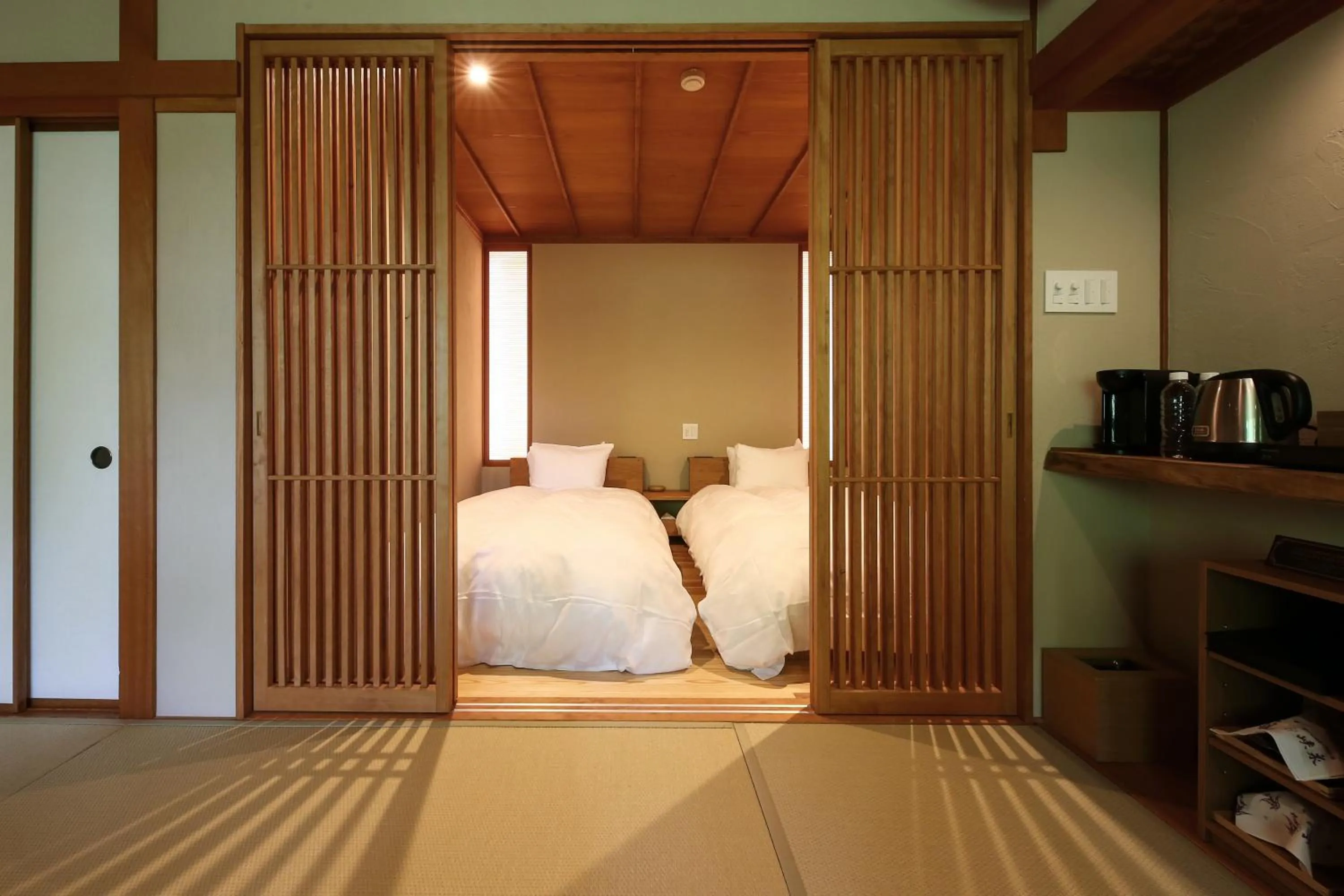 Photo of the whole room, Bed in Kyousen