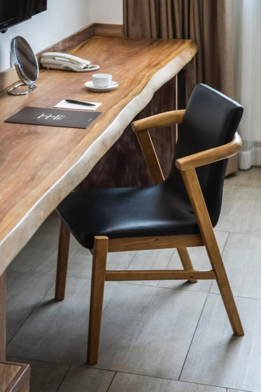 Area and facilities in Triple E Hotel Fine Art Museum