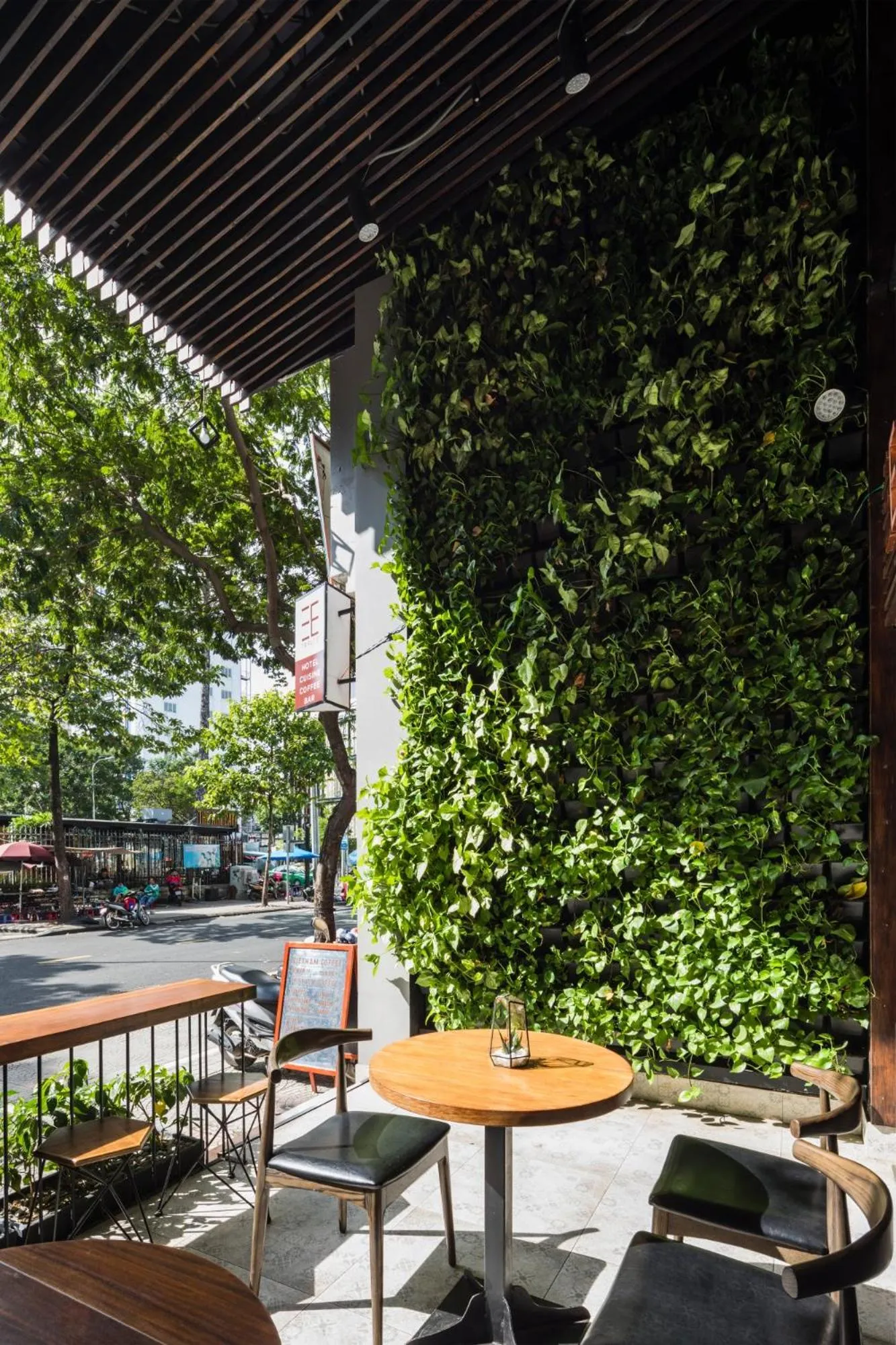 Garden in Triple E Hotel Fine Art Museum