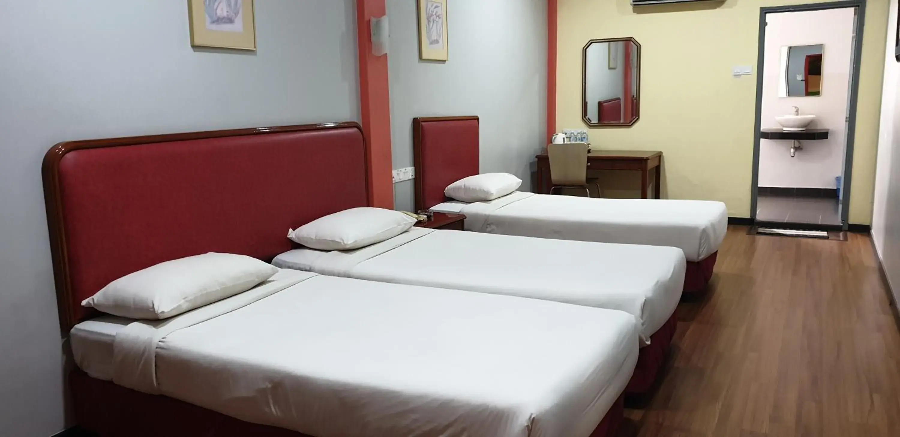 Premium Triple-3 Room in Classic Boutique Hotel Kuantan Premium Triple-3 Room in Classic Boutique Hotel Kuantan
