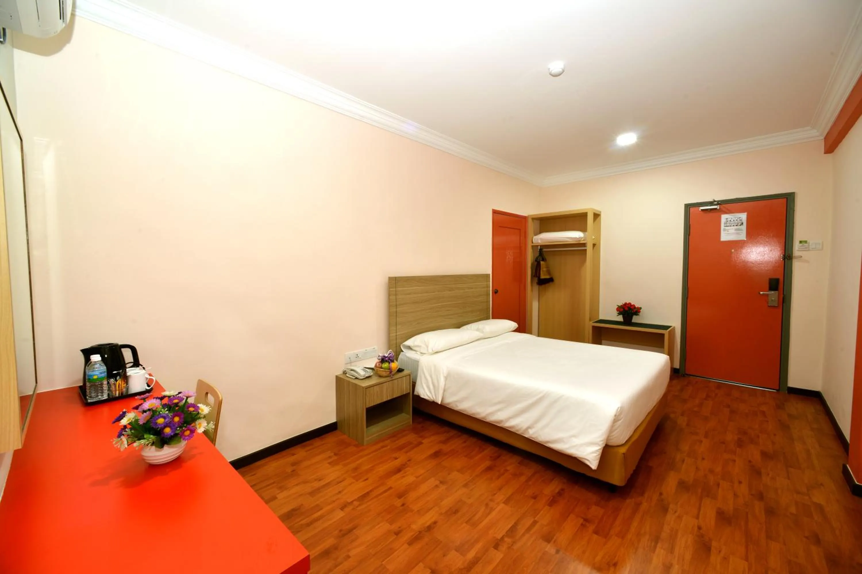 Photo of the whole room, Bed in Classic Boutique Hotel Kuantan