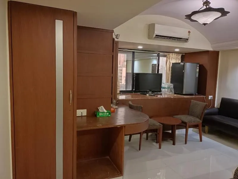 TV and multimedia in Yogi Broadway