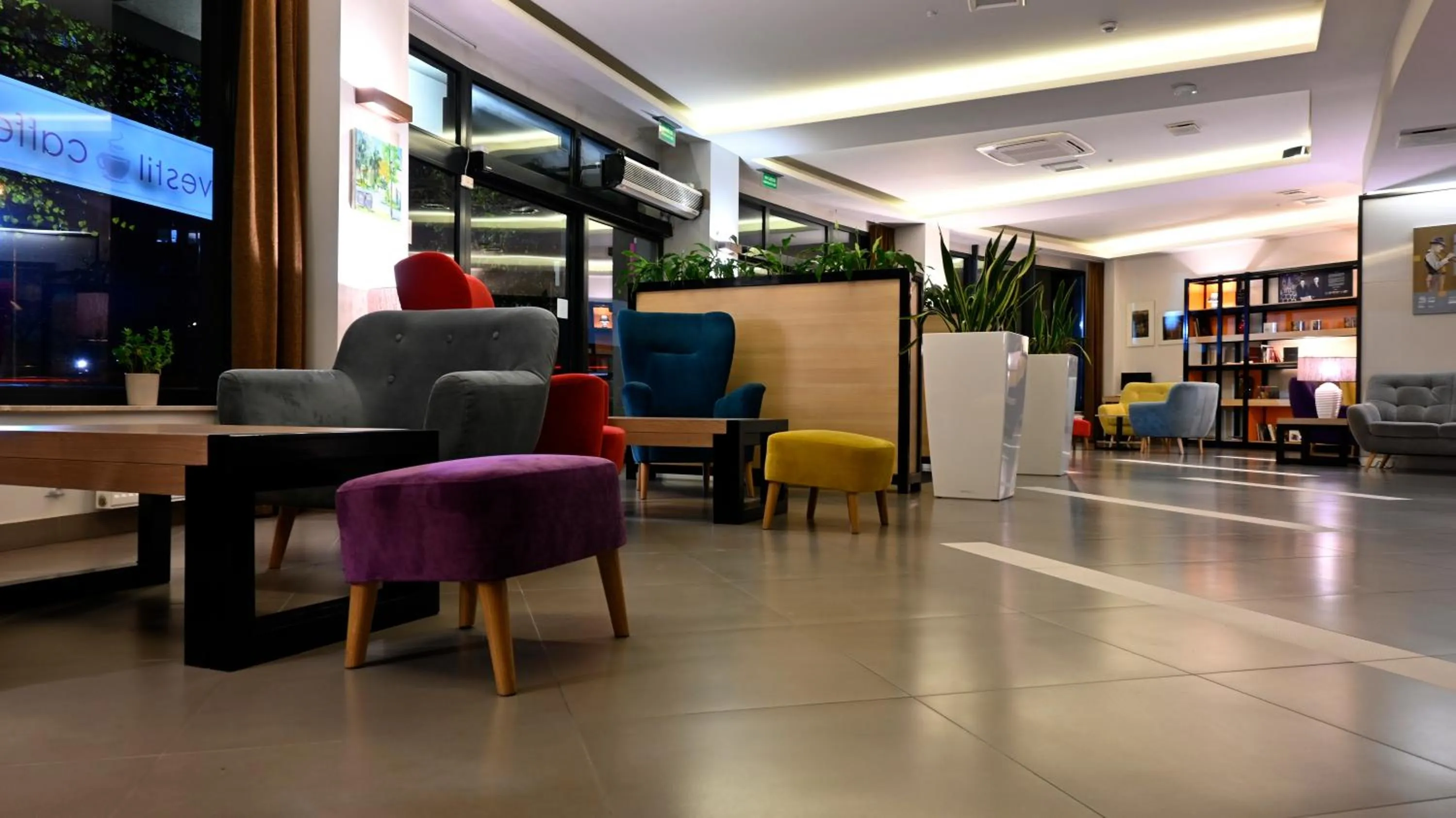 Lobby or reception in Vestil Hotel