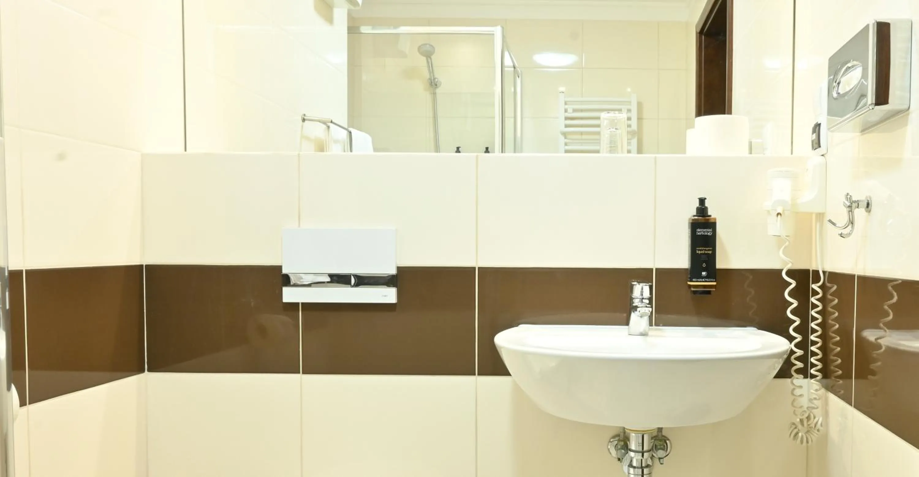 Bathroom in Vestil Hotel