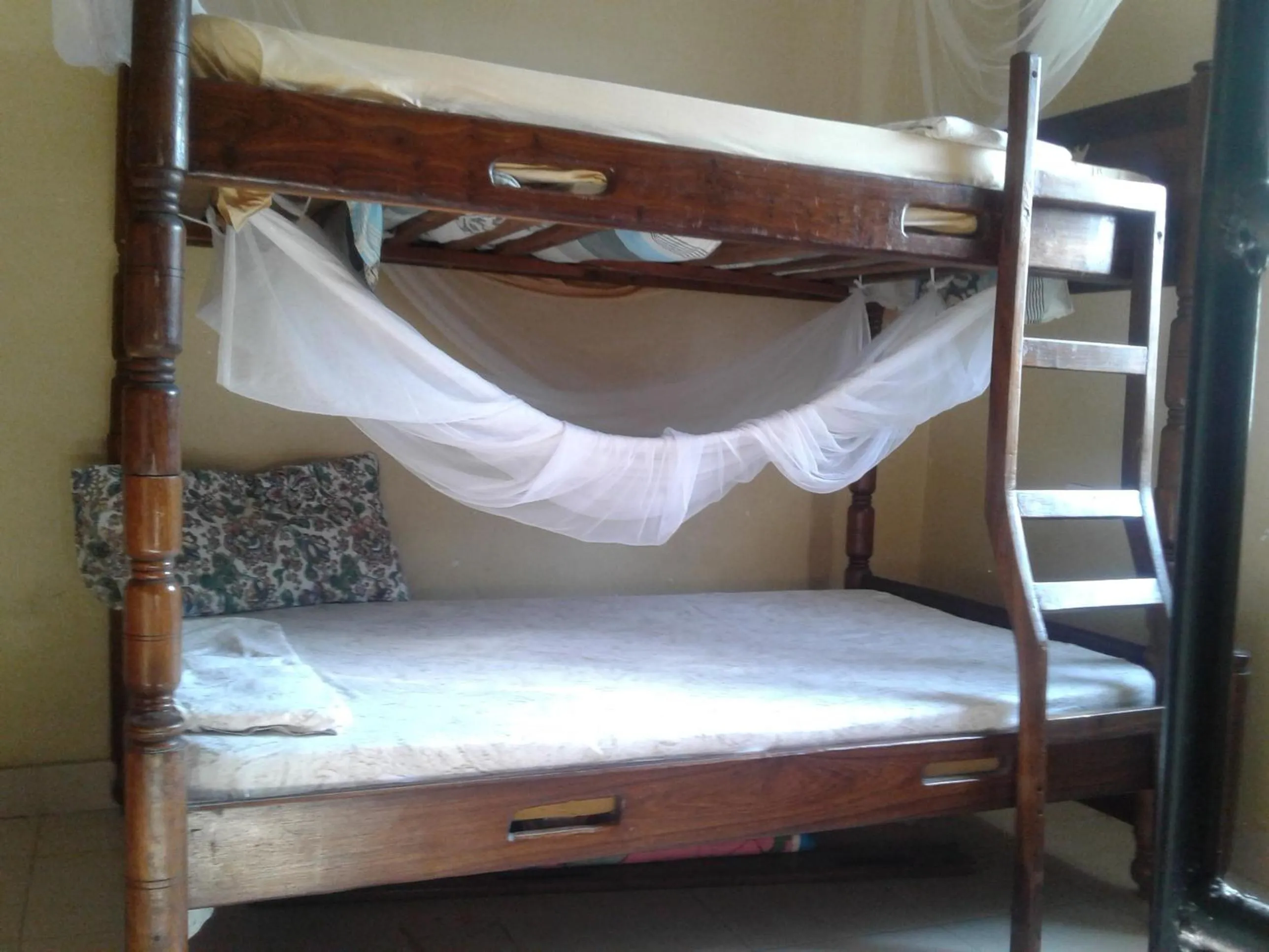 bunk bed, Bed in JJ & JE Family House