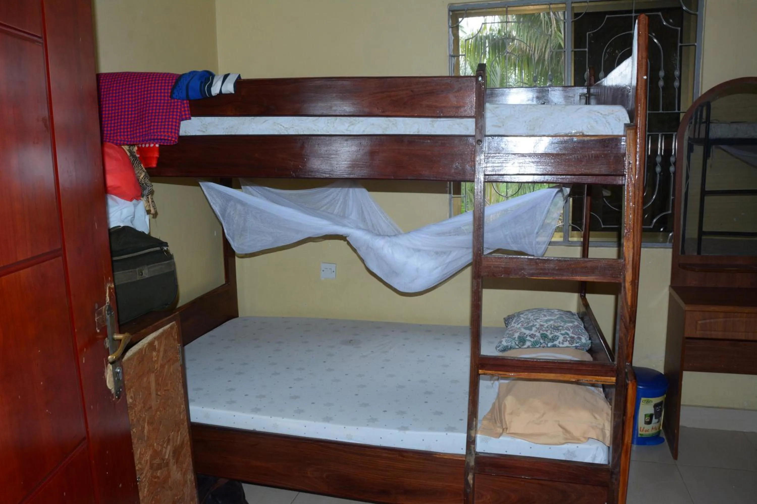 Bedroom, Bed in JJ & JE Family House