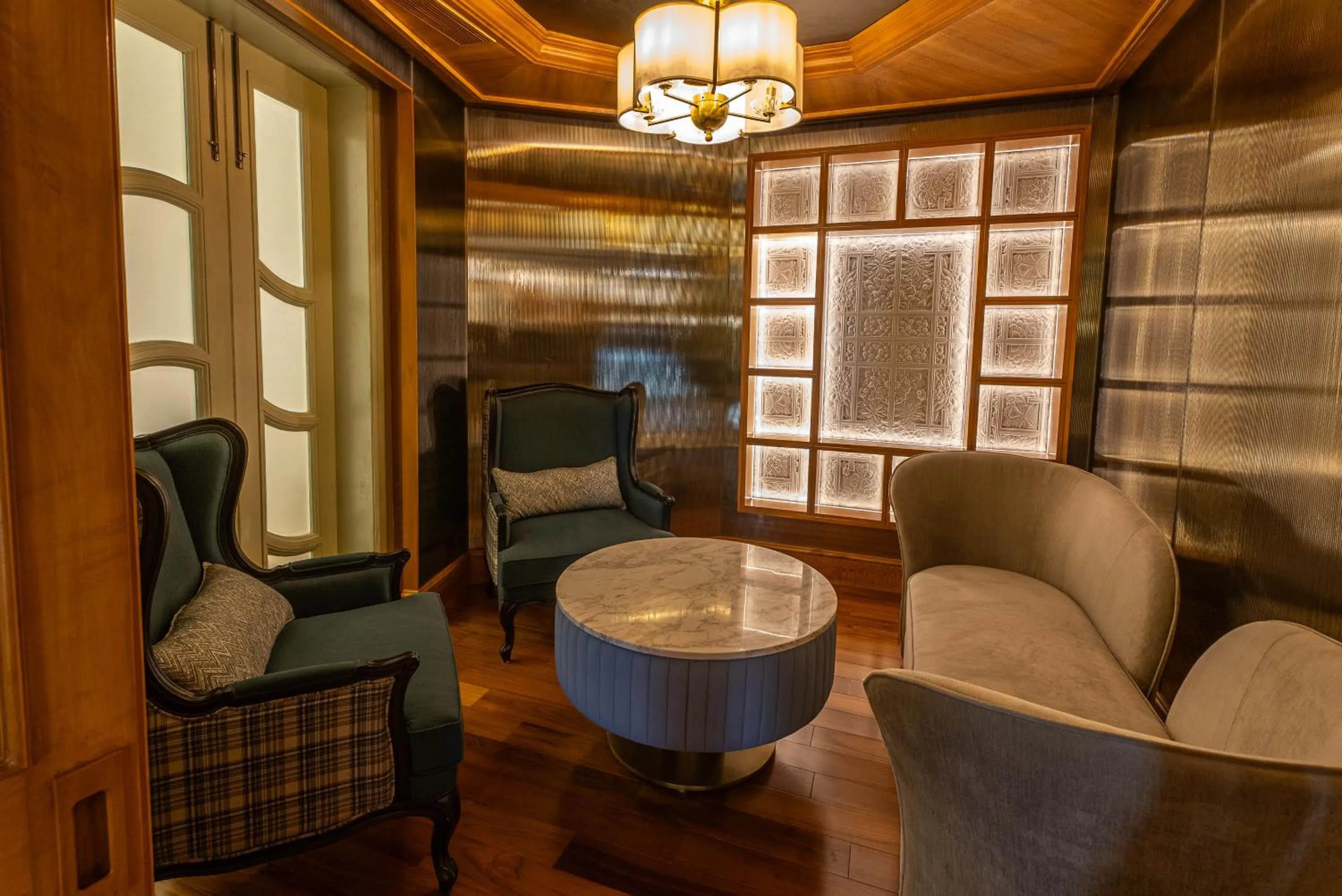 Restaurant/places to eat in Hilton Mumbai International Airport Hotel