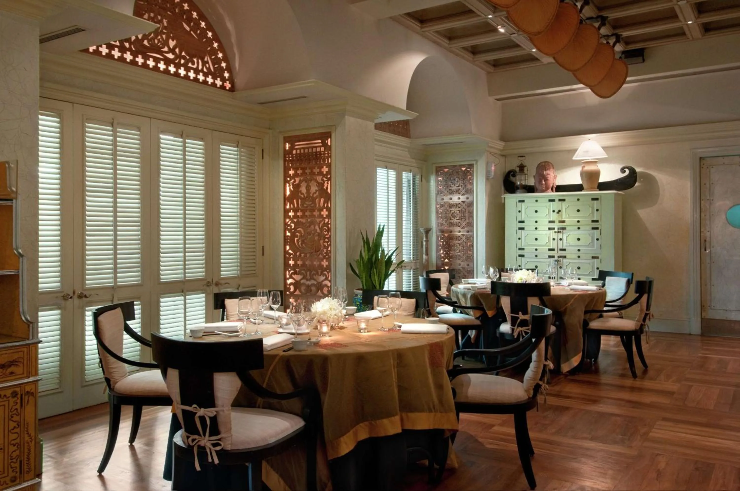 Restaurant/places to eat in Hilton Mumbai International Airport Hotel