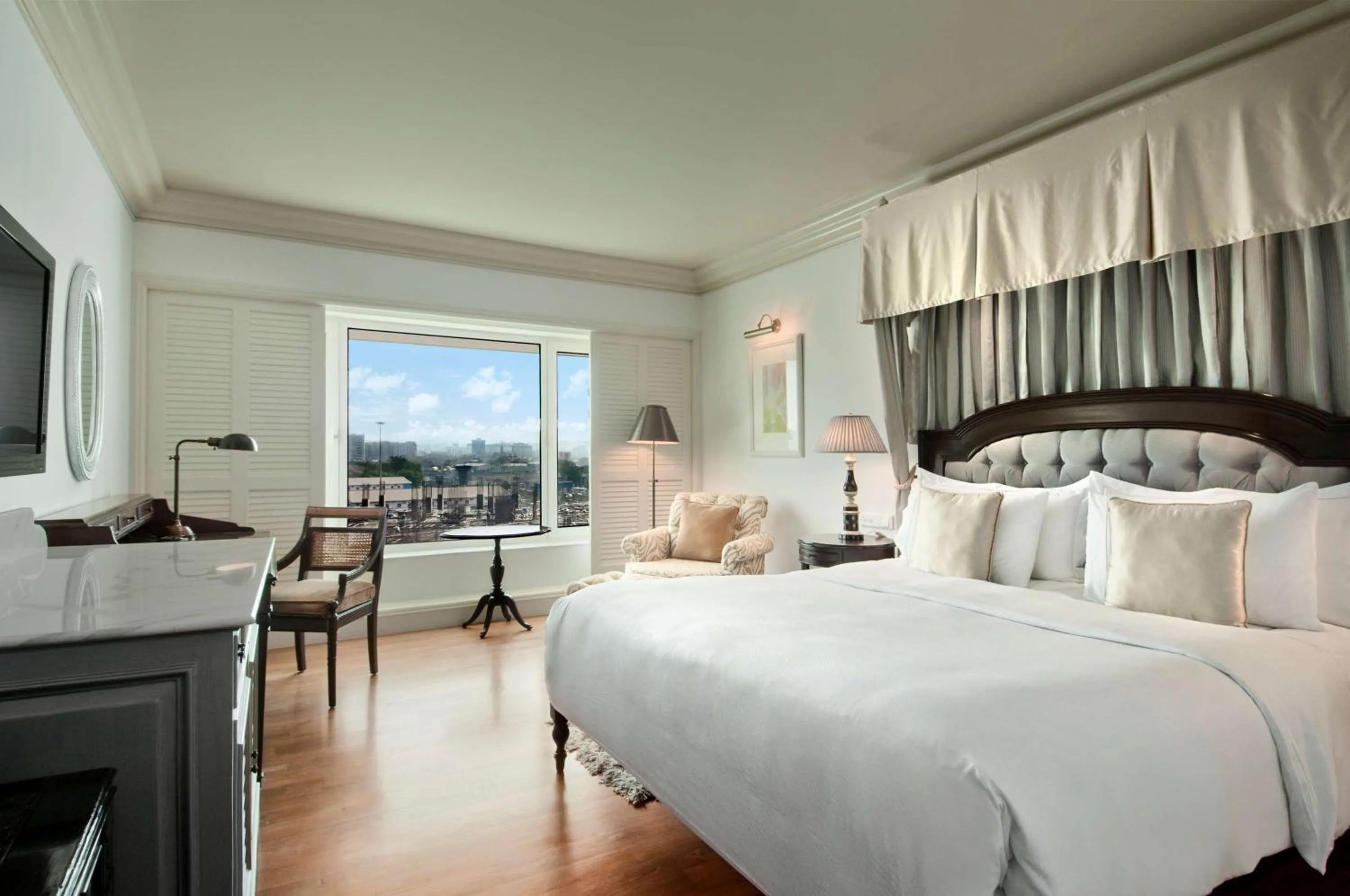 Bedroom, Bed in Hilton Mumbai International Airport Hotel