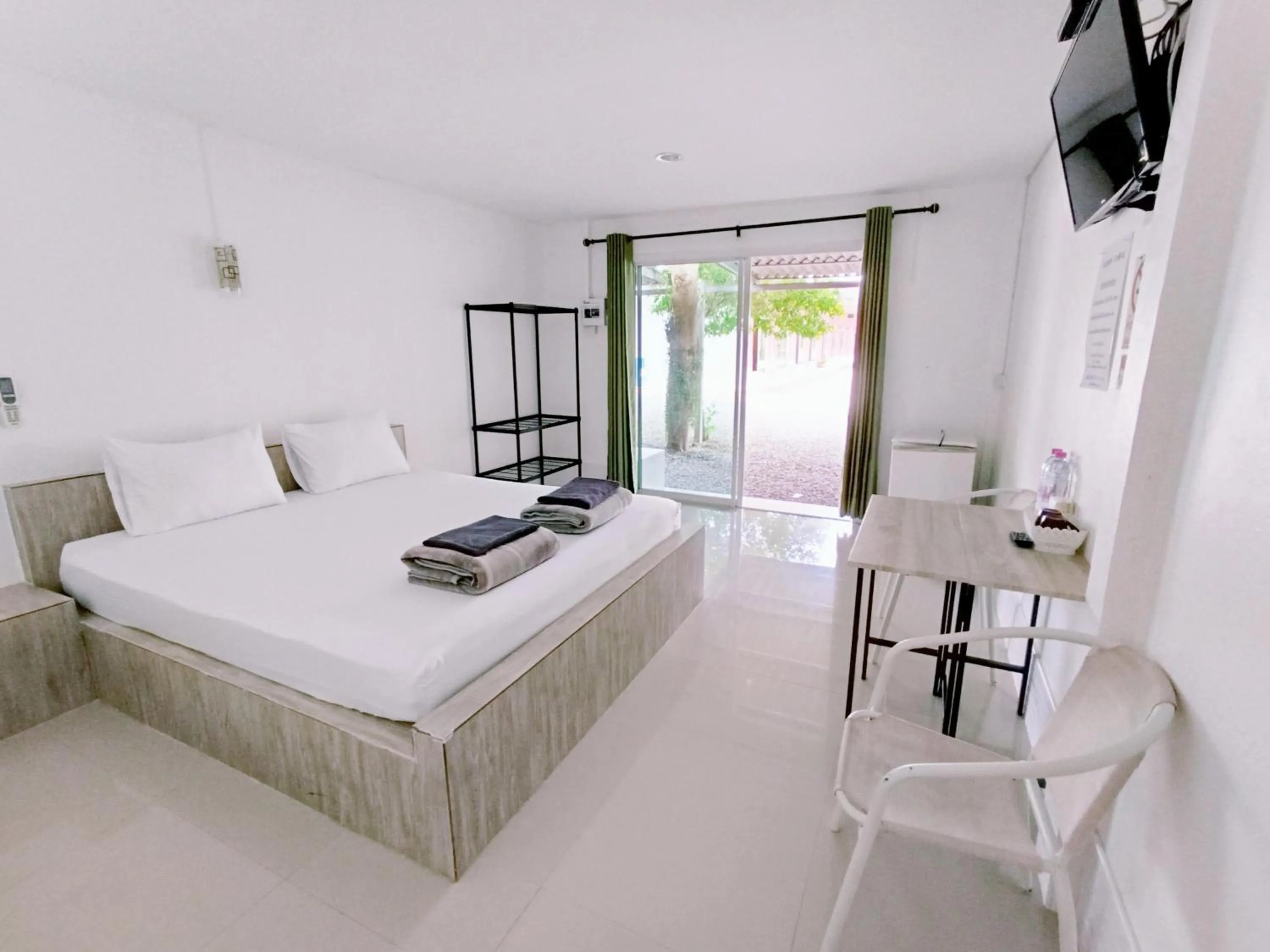 Bed in Saan Rak Resort