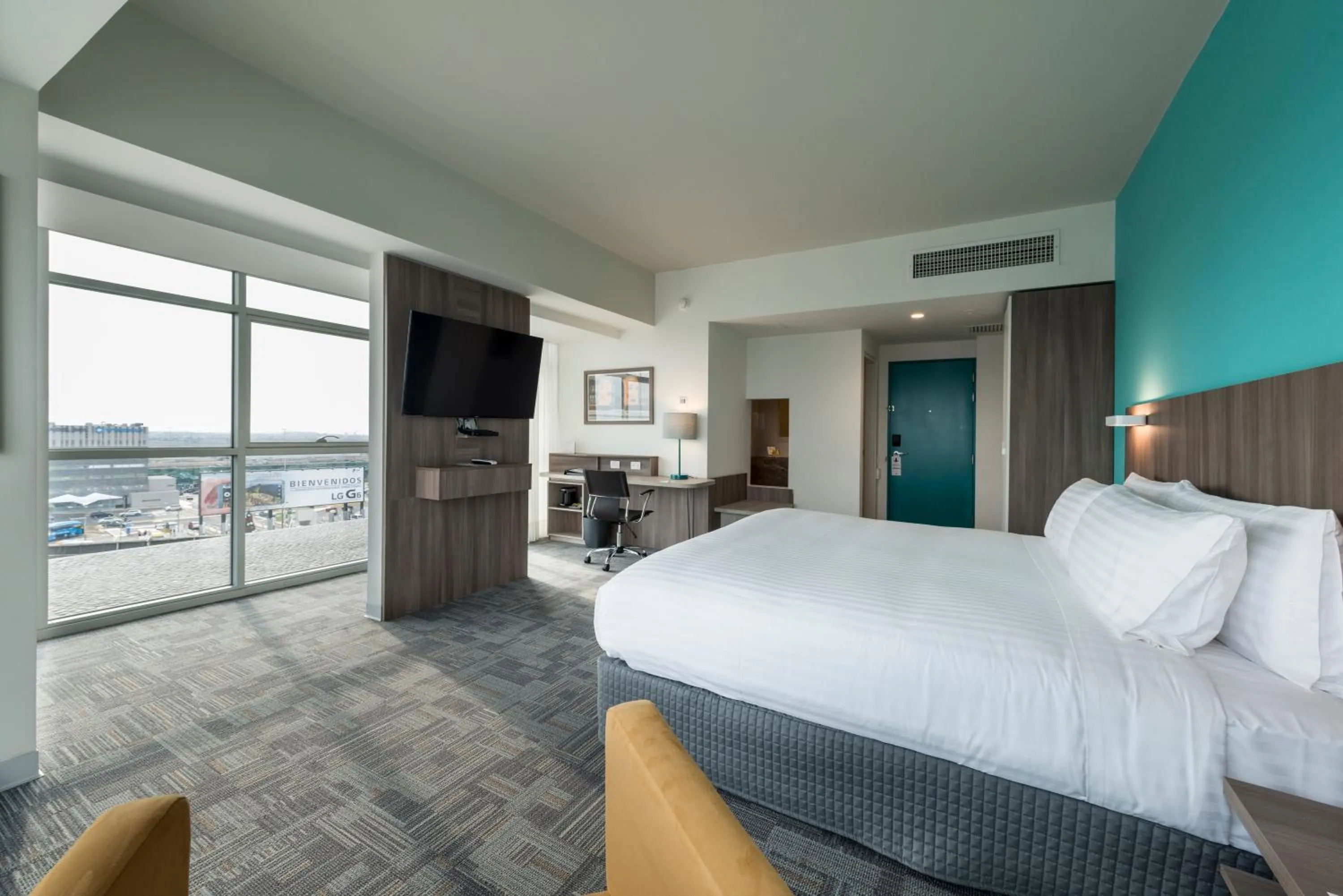 Photo of the whole room, Bed in Holiday Inn - Lima Airport by IHG