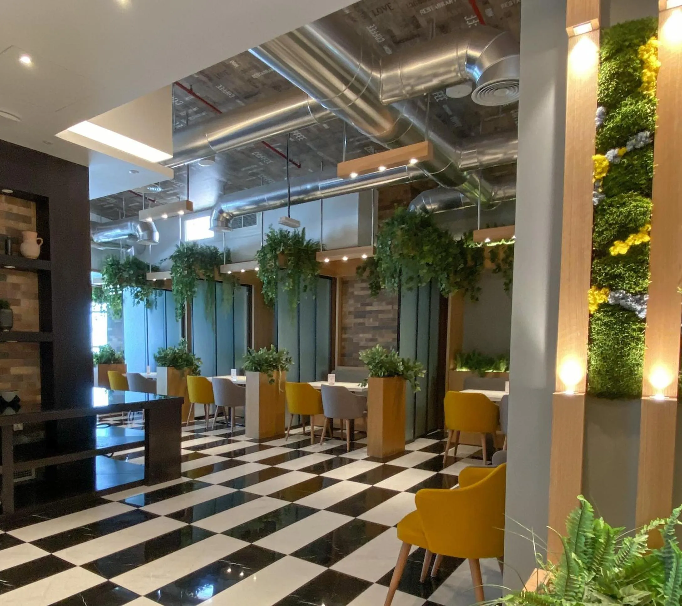 Restaurant/places to eat in Imperial Suites Hotel