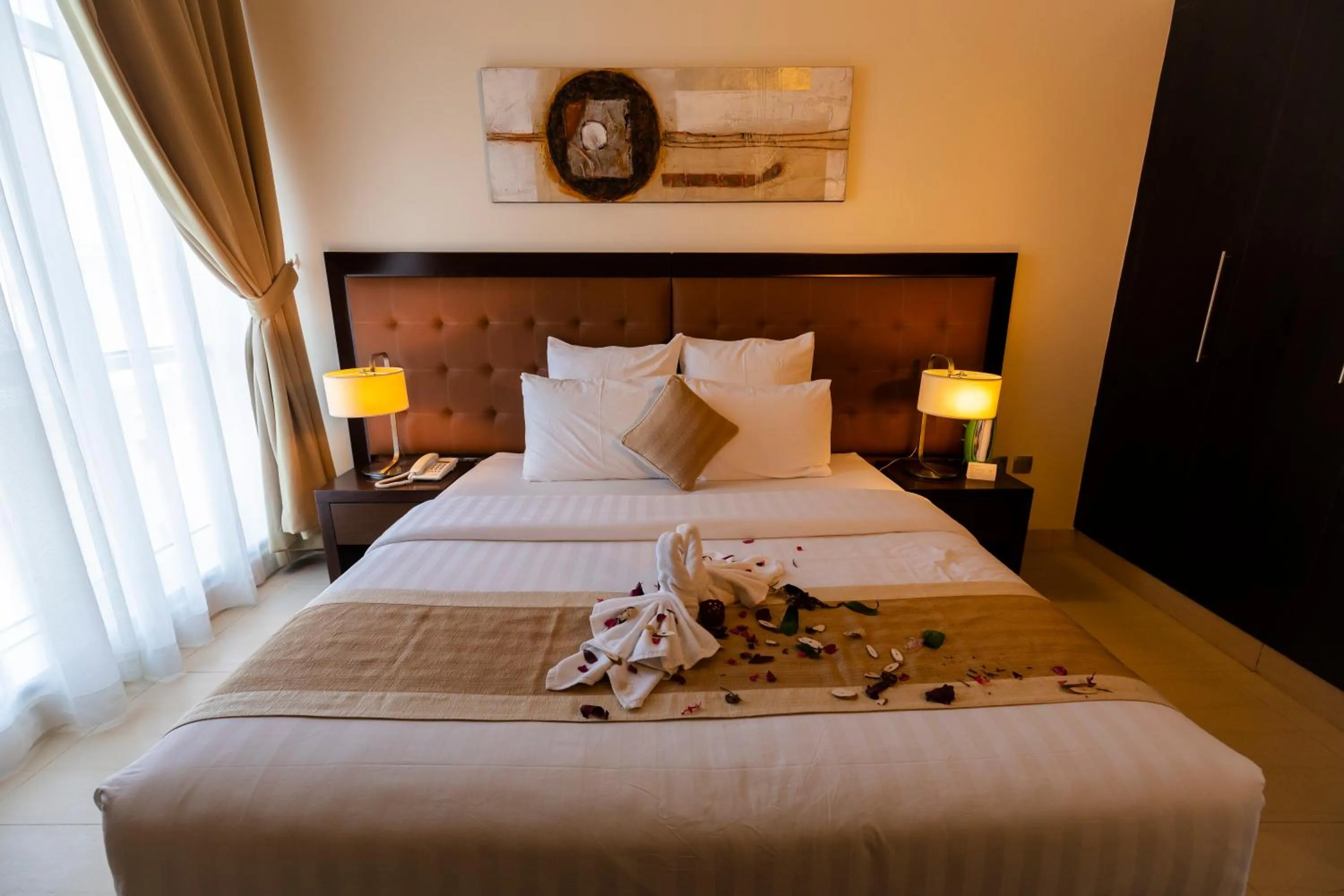 Bedroom, Bed in Imperial Suites Hotel