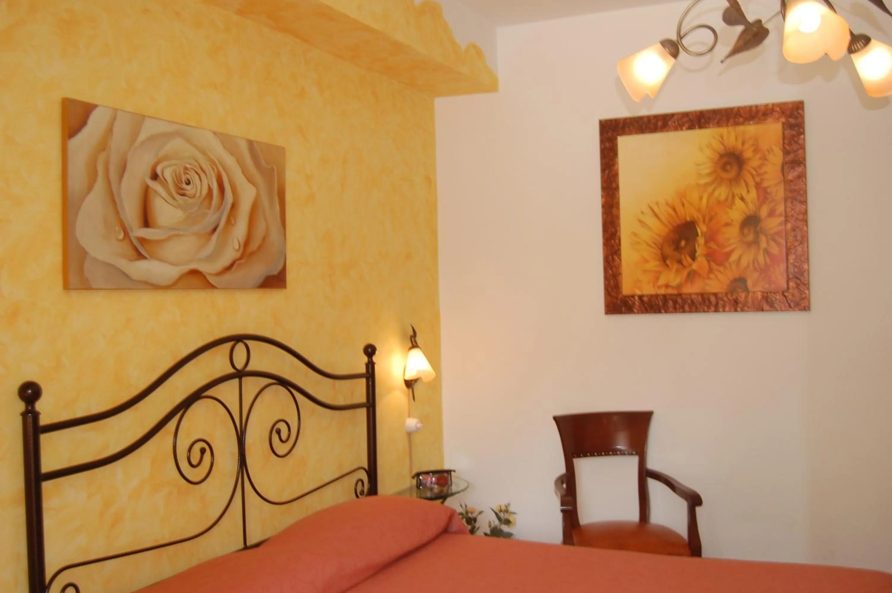 Photo of the whole room, Bed in Rabbit